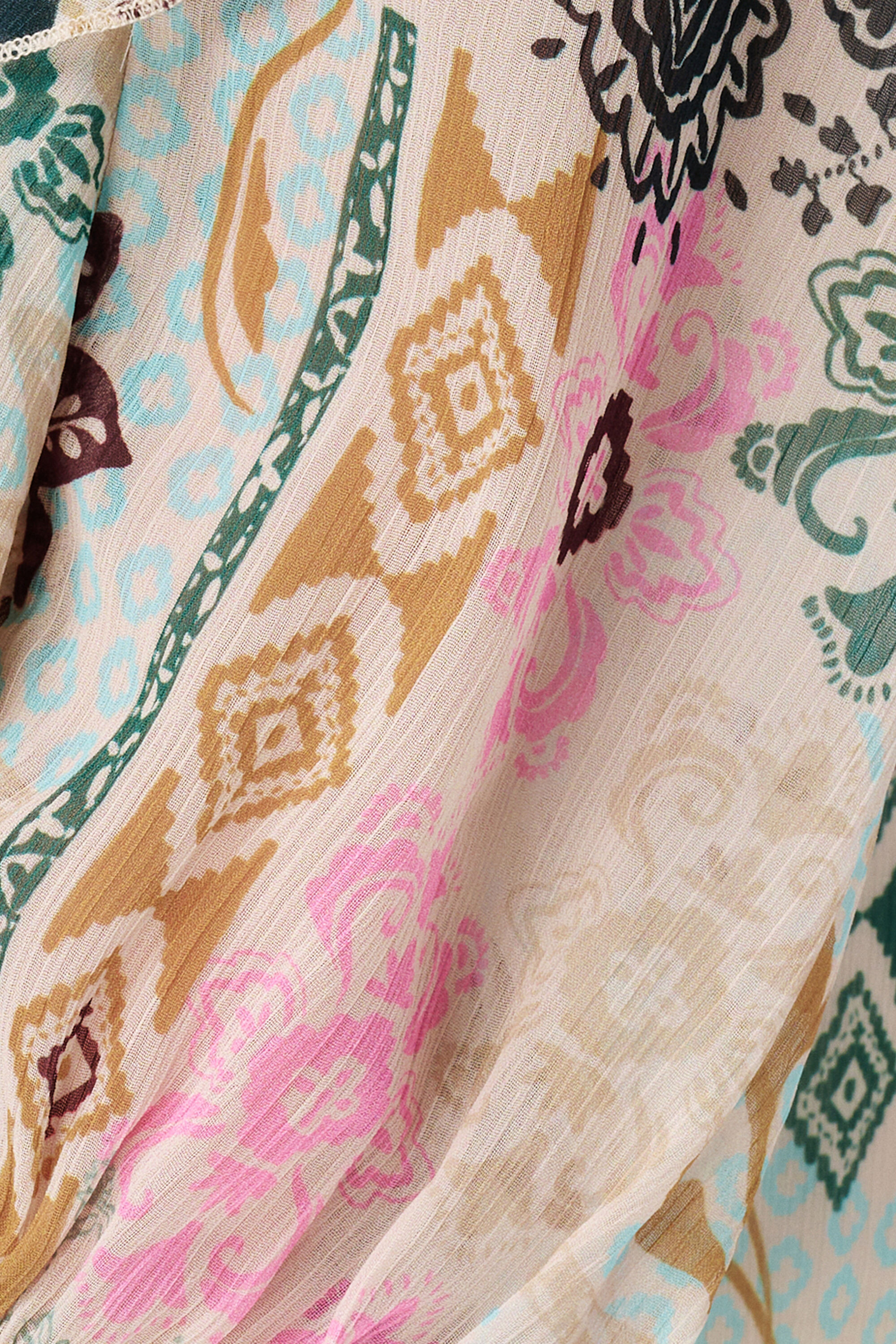 Blouse met ruffles image number 6