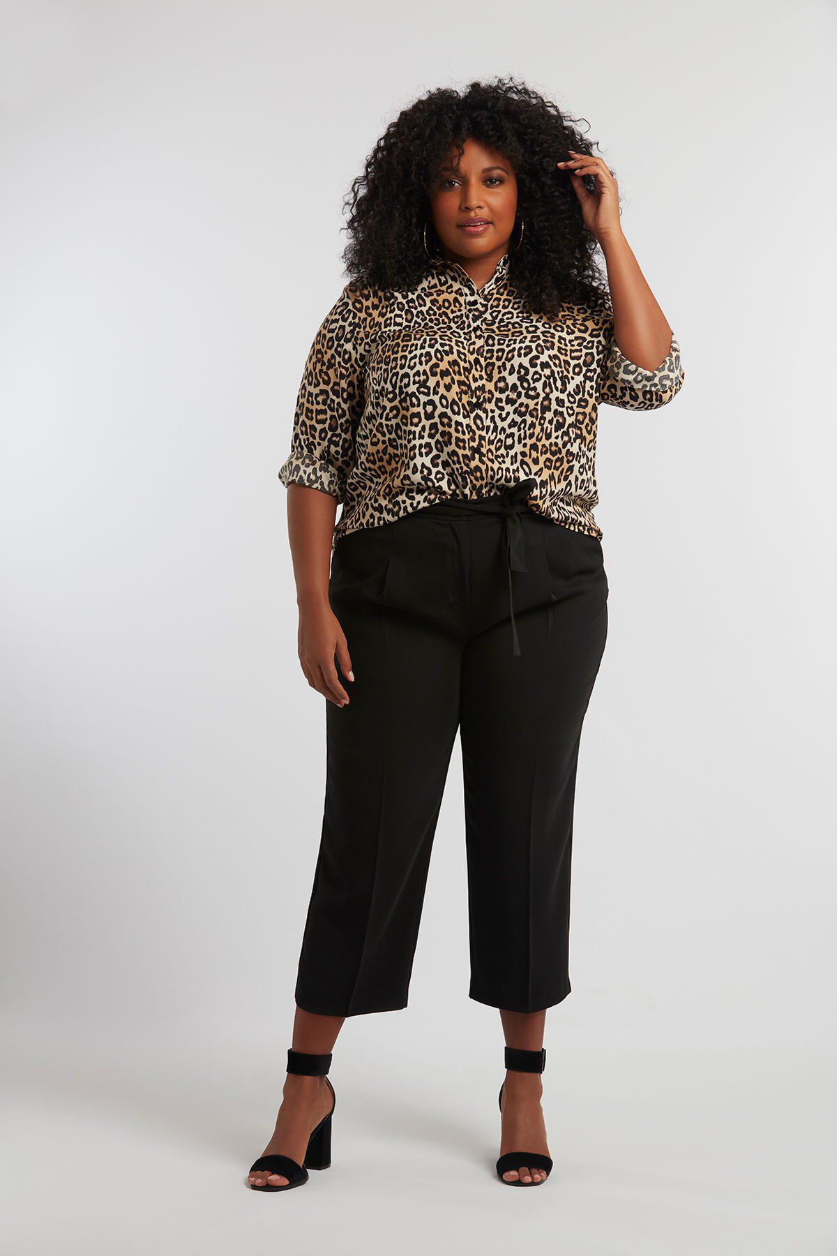 Wijdvallend pantalon met ceintuur image number 5