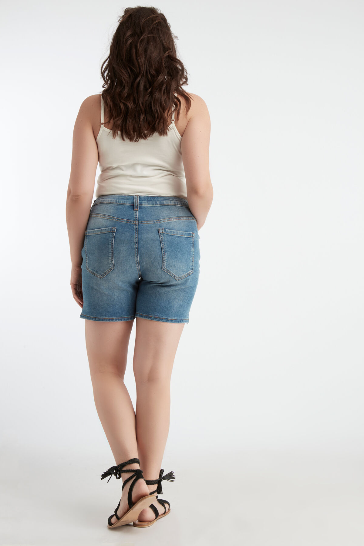 Short met studs image number 4