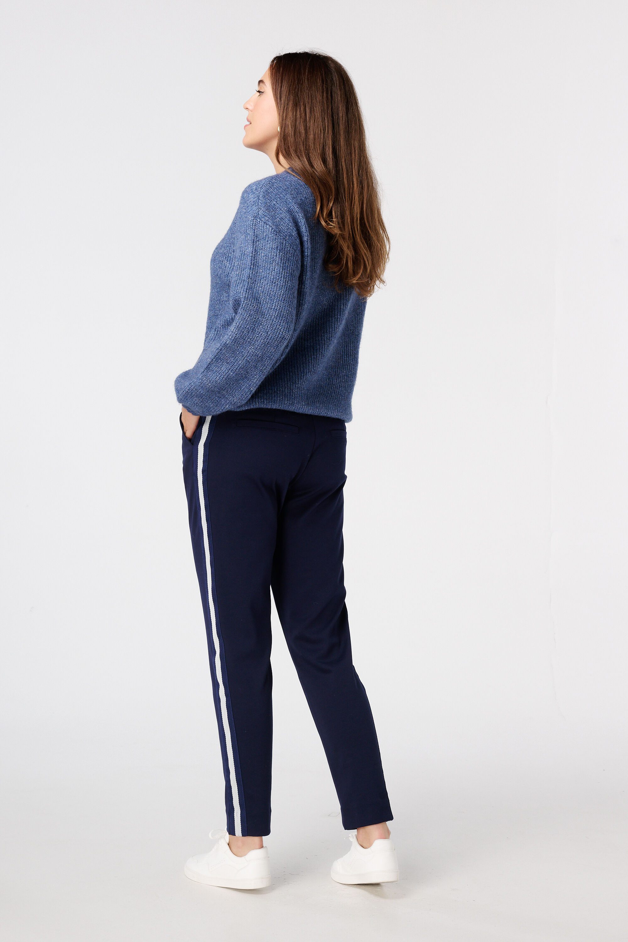 Tapered pantalon met bies aan de zijkant image number 3