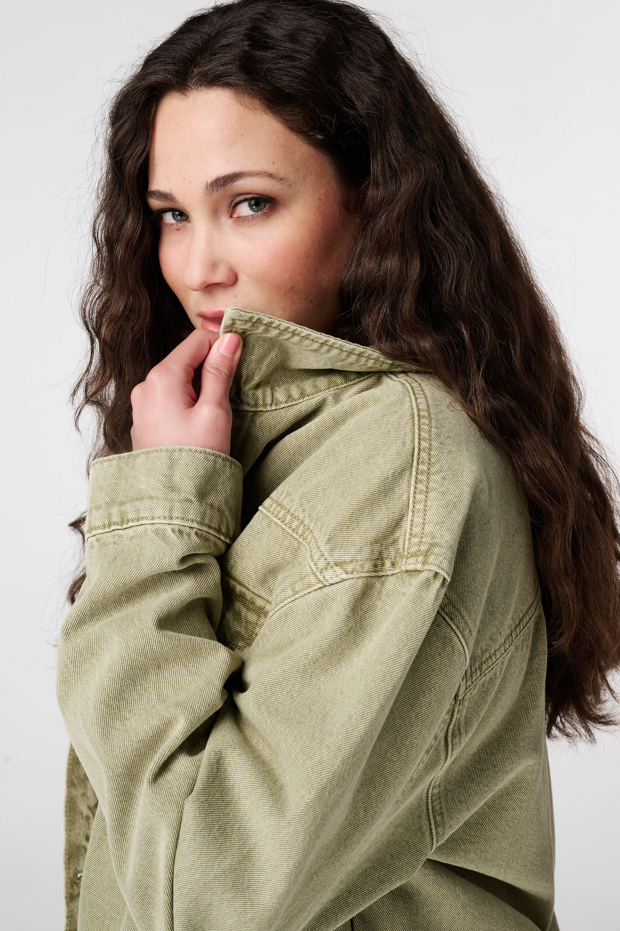 Spijkerjas met knoopsluiting image number 4