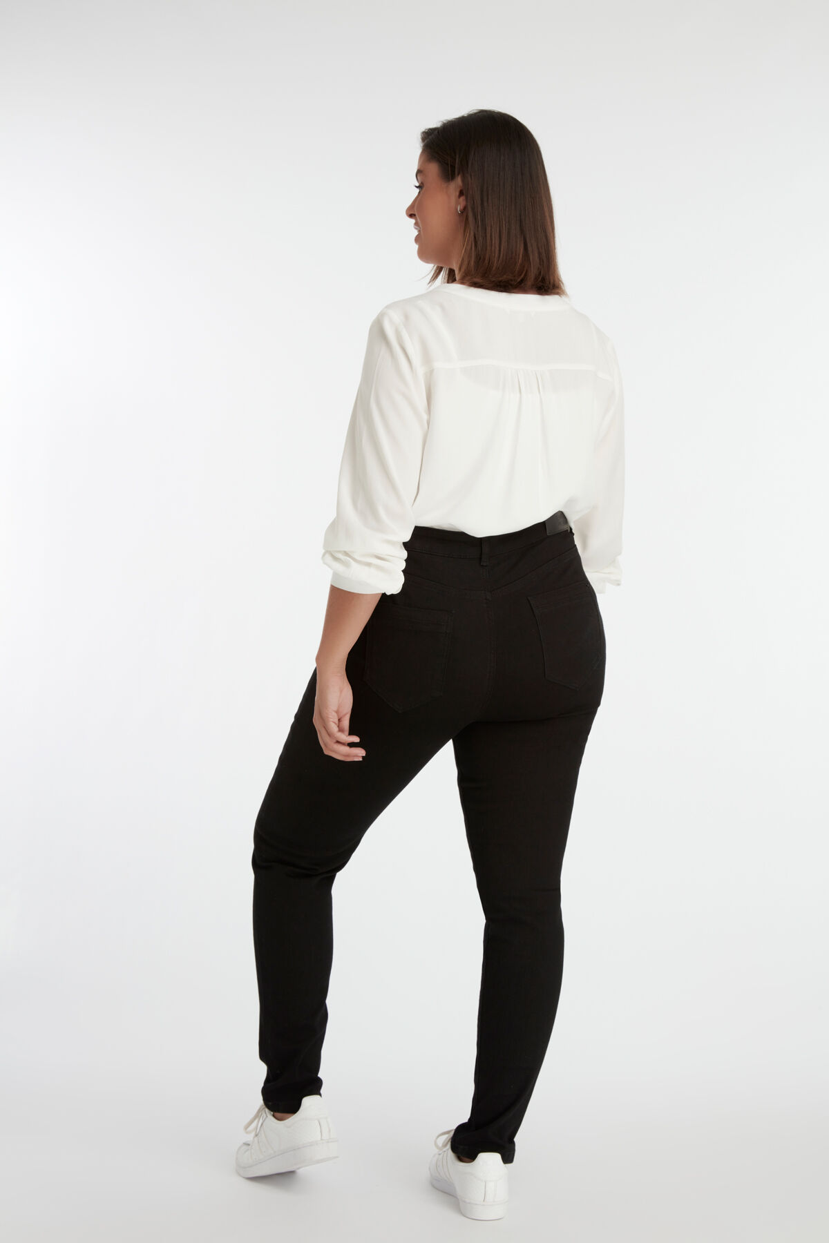 Slim leg jeans IRIS image number 5