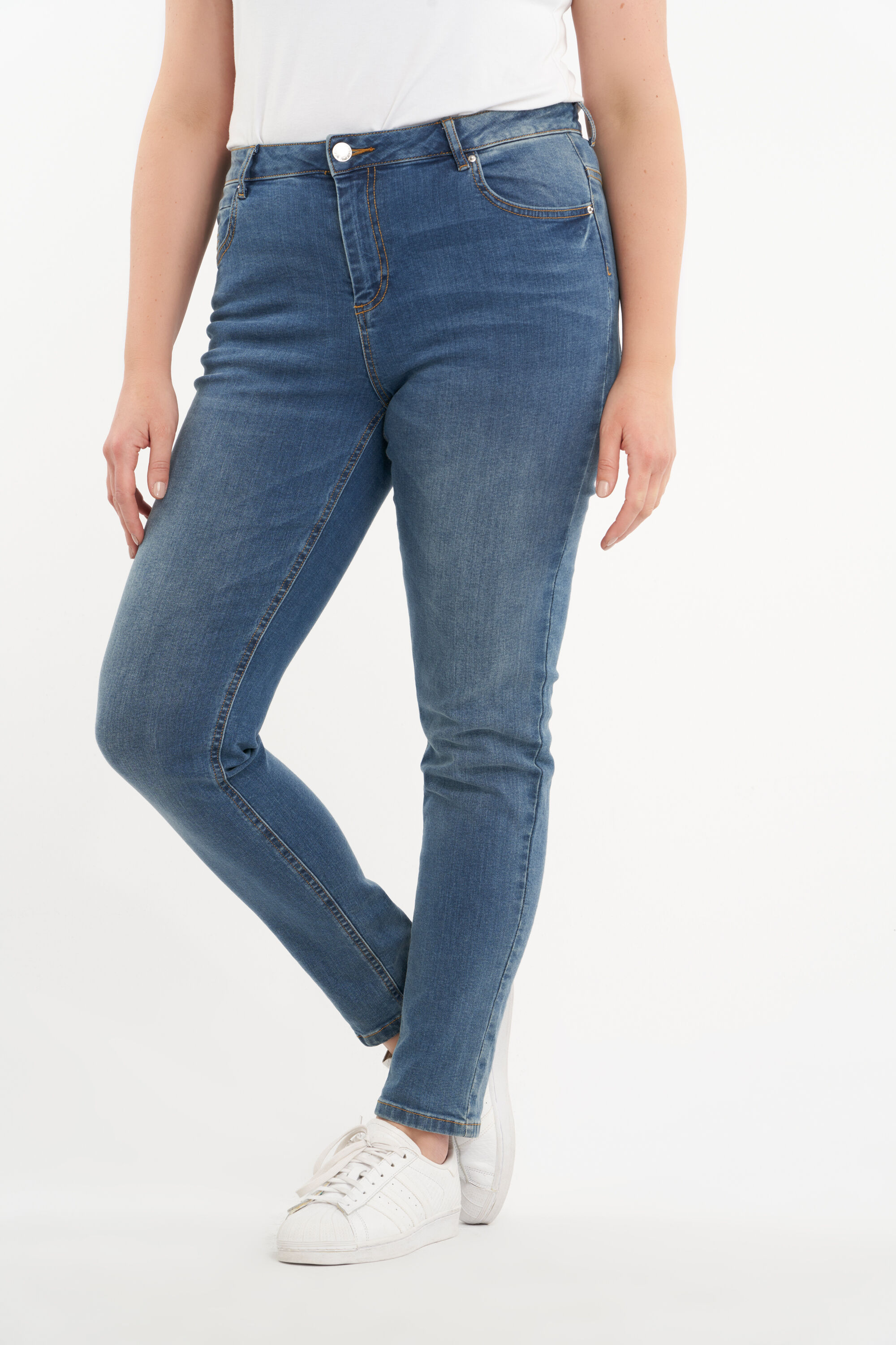 Slim leg jeans IRIS image number 0