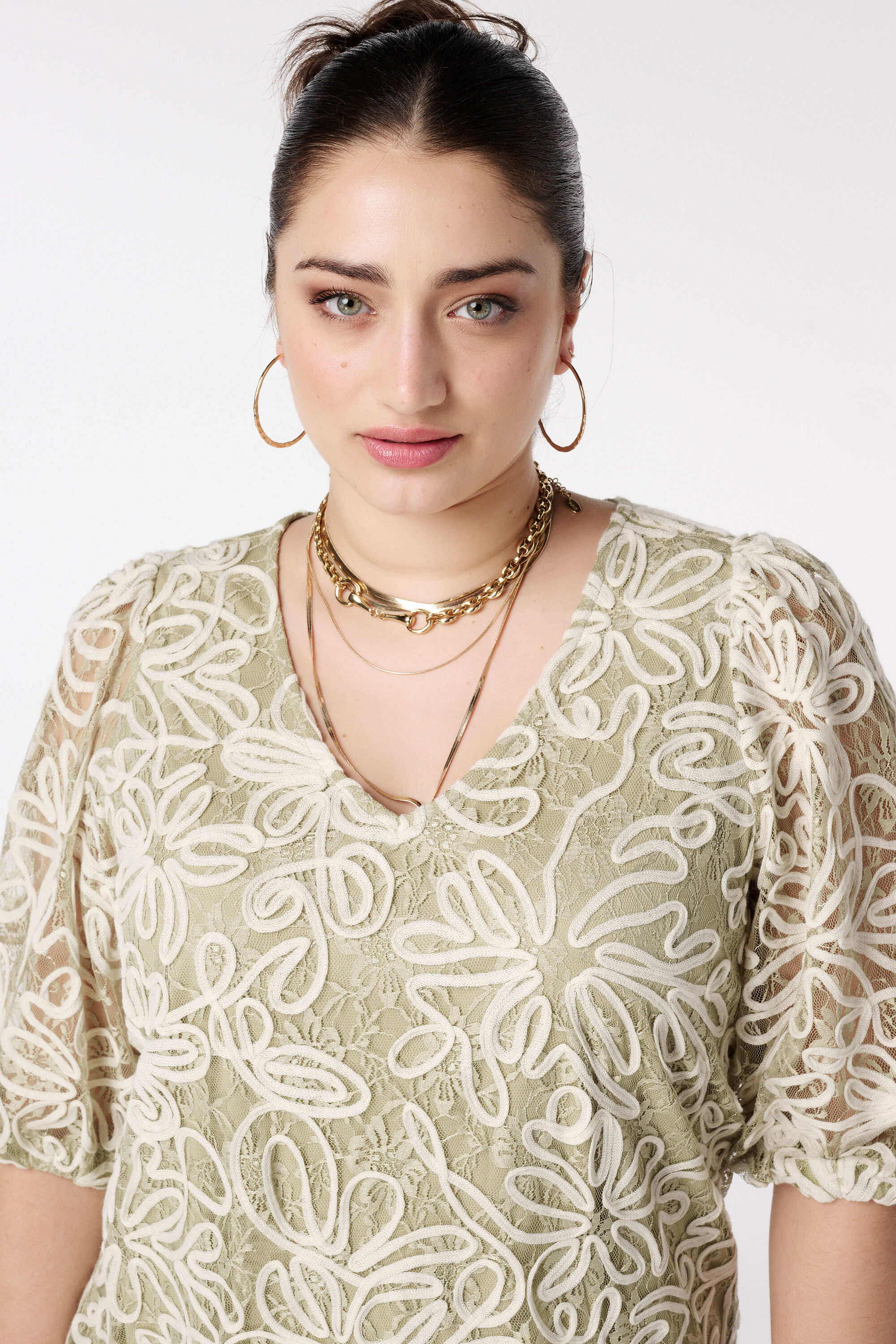 Top met embroidery  image number 4