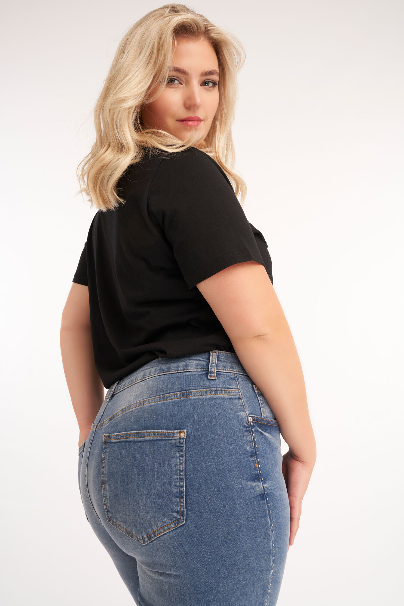 Jeans met studs image number 3