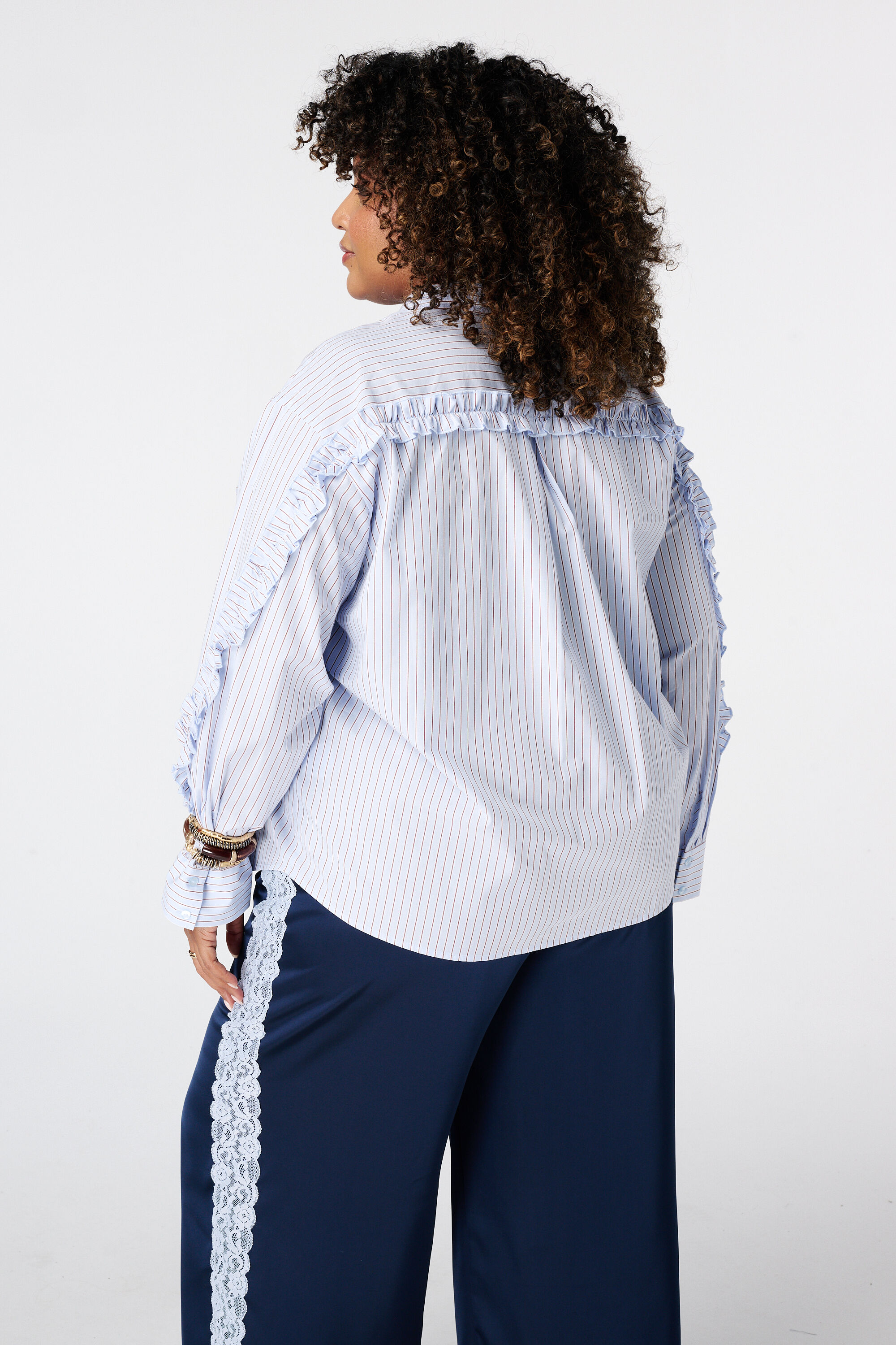 Gestreepte blouse met volants image number 3