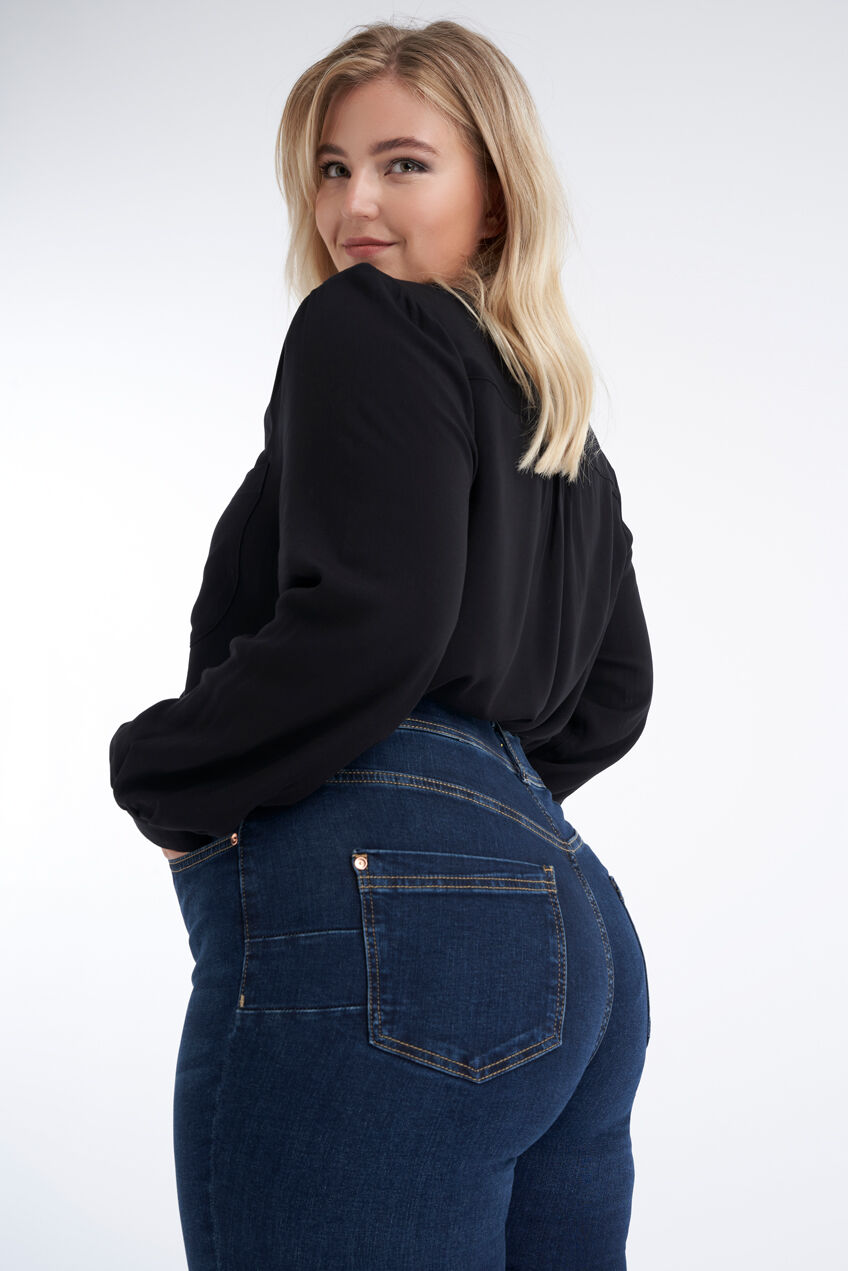 Shaping Skinny Jeans SCULPTS image number 3