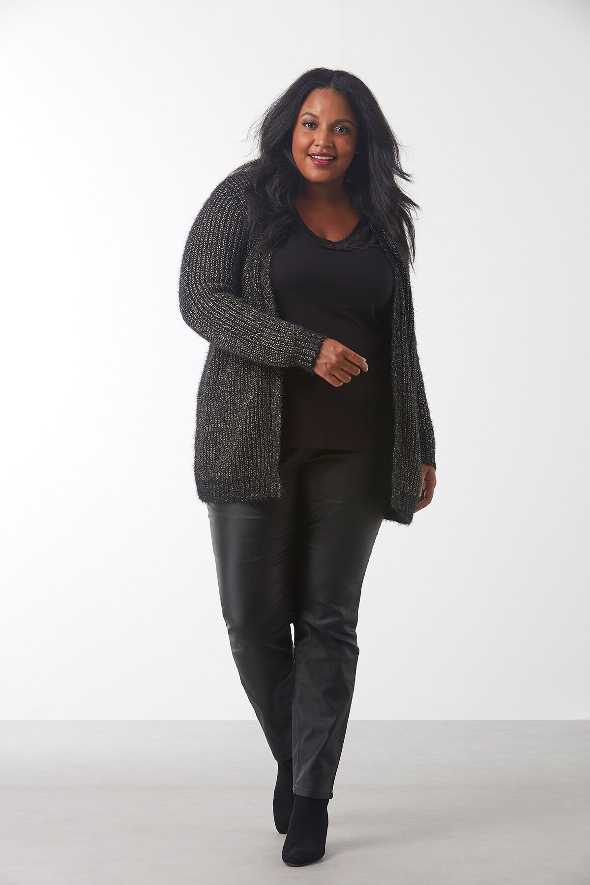 Grof gebreid vest met lurex image number 3