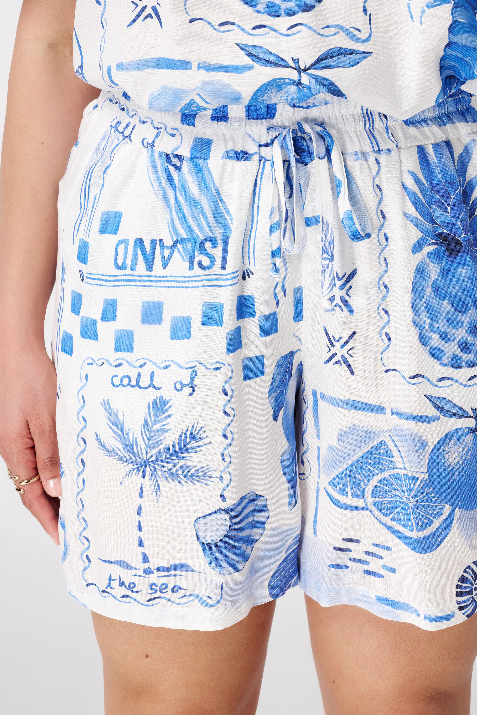 Short met print image number 2