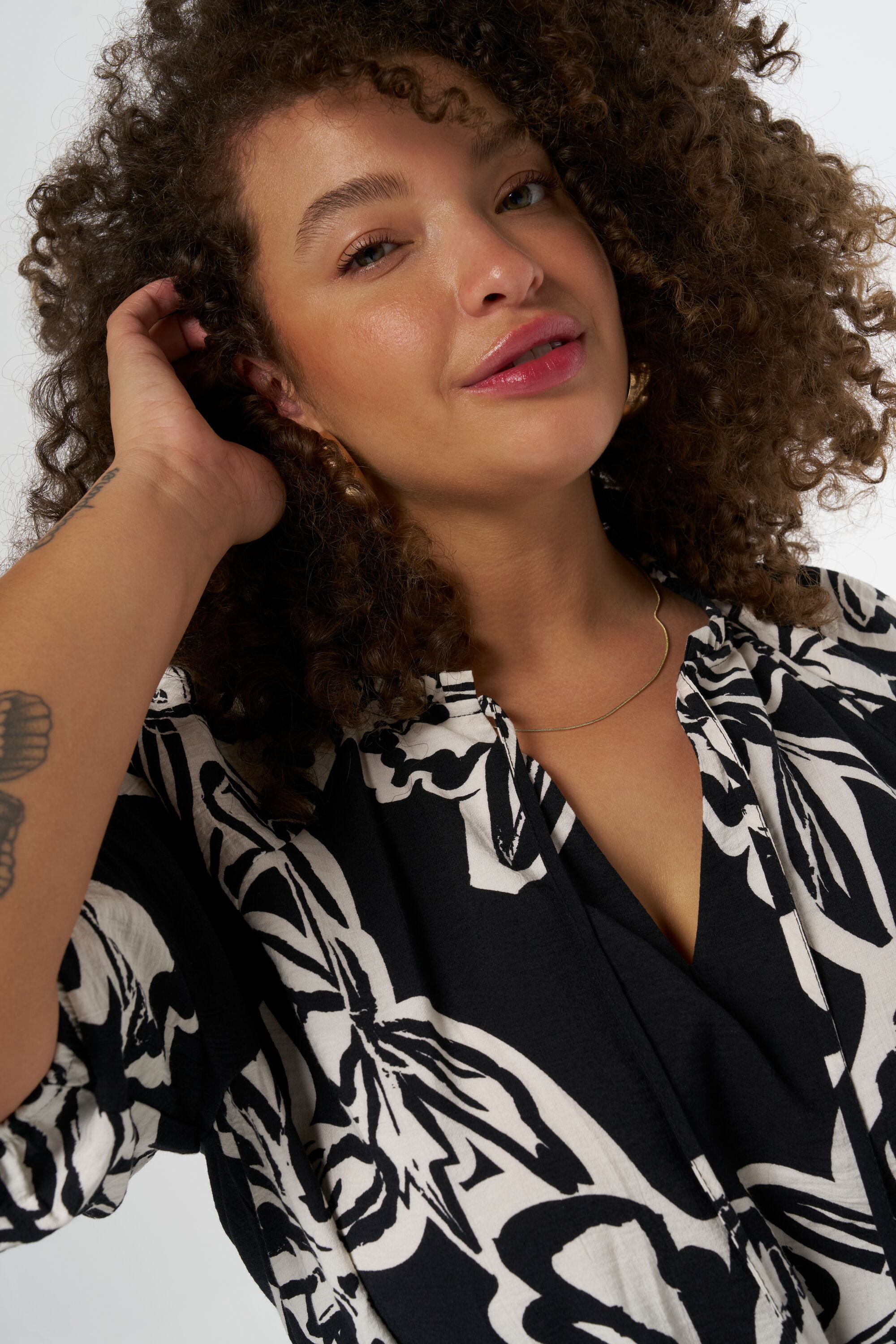 Getailleerde jurk met print image number 4