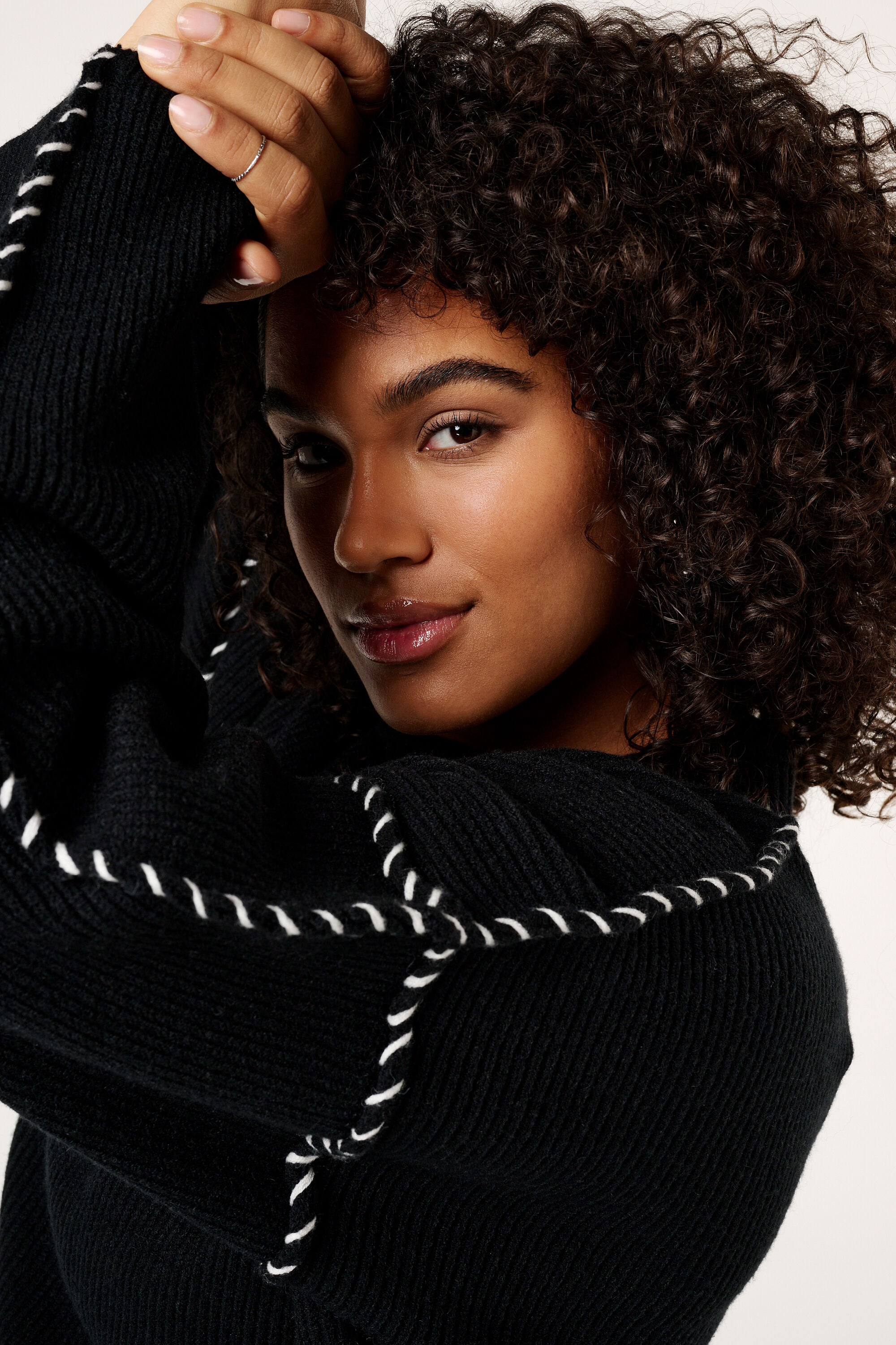 Trui met stiksels image number 4