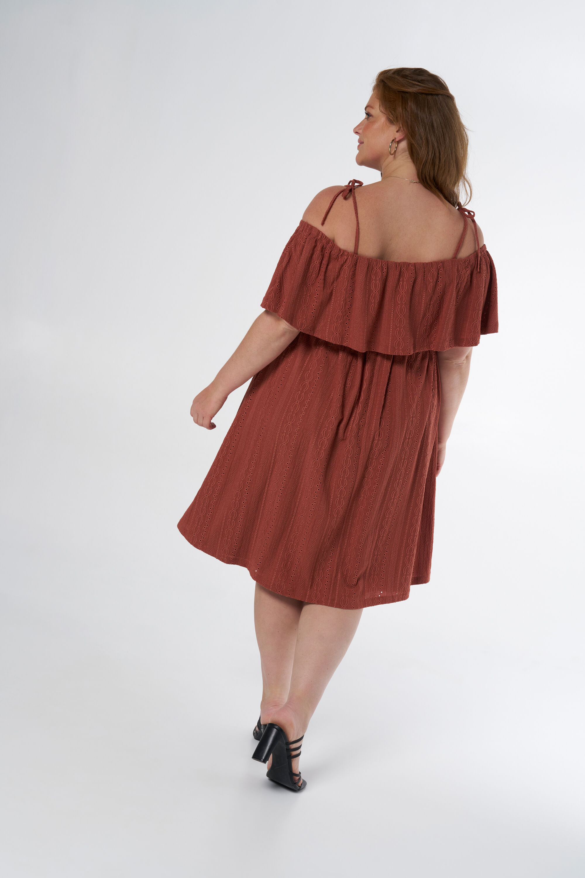 Off shoulder jurk rood 2025