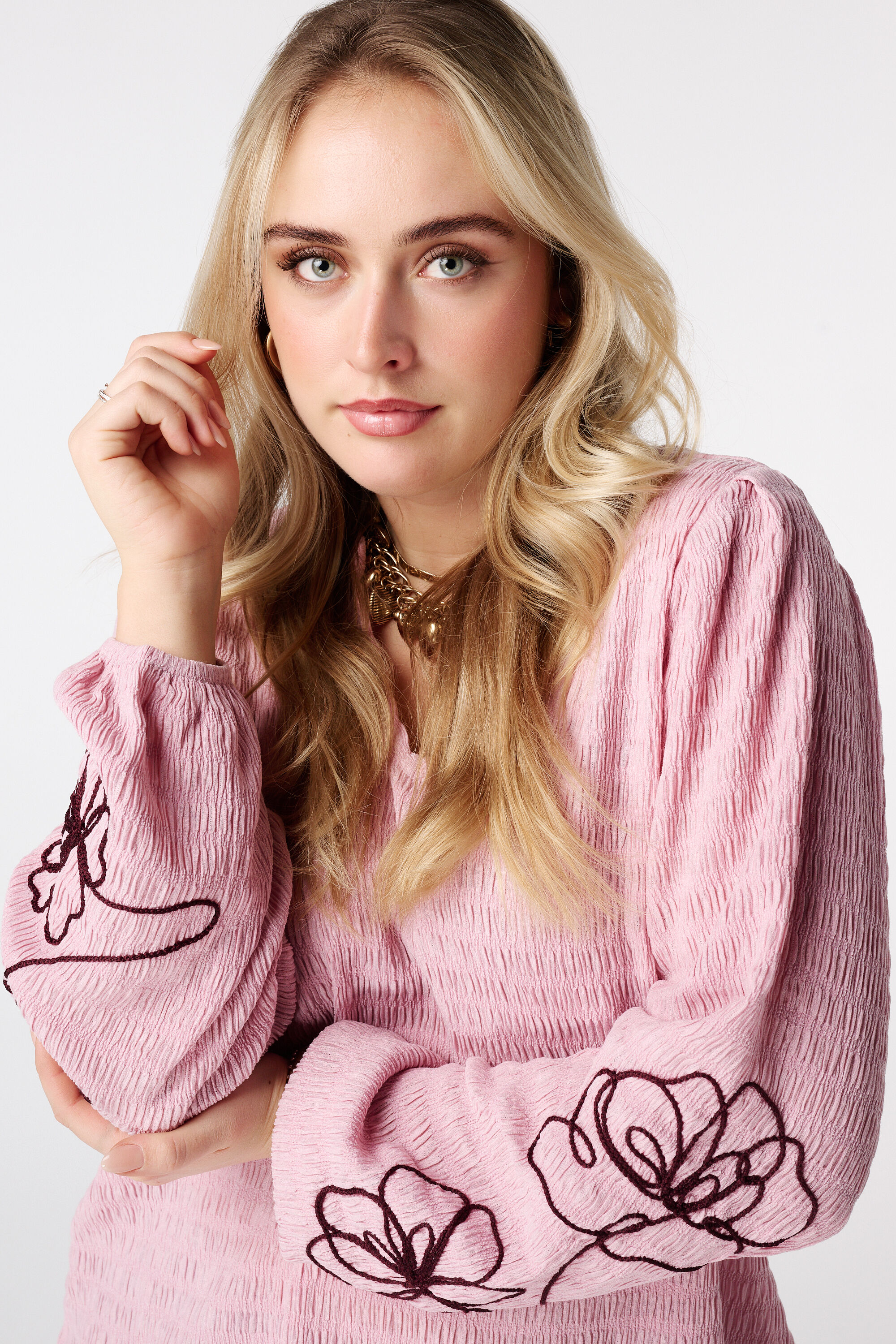 Blouse met embroidery  image number 4