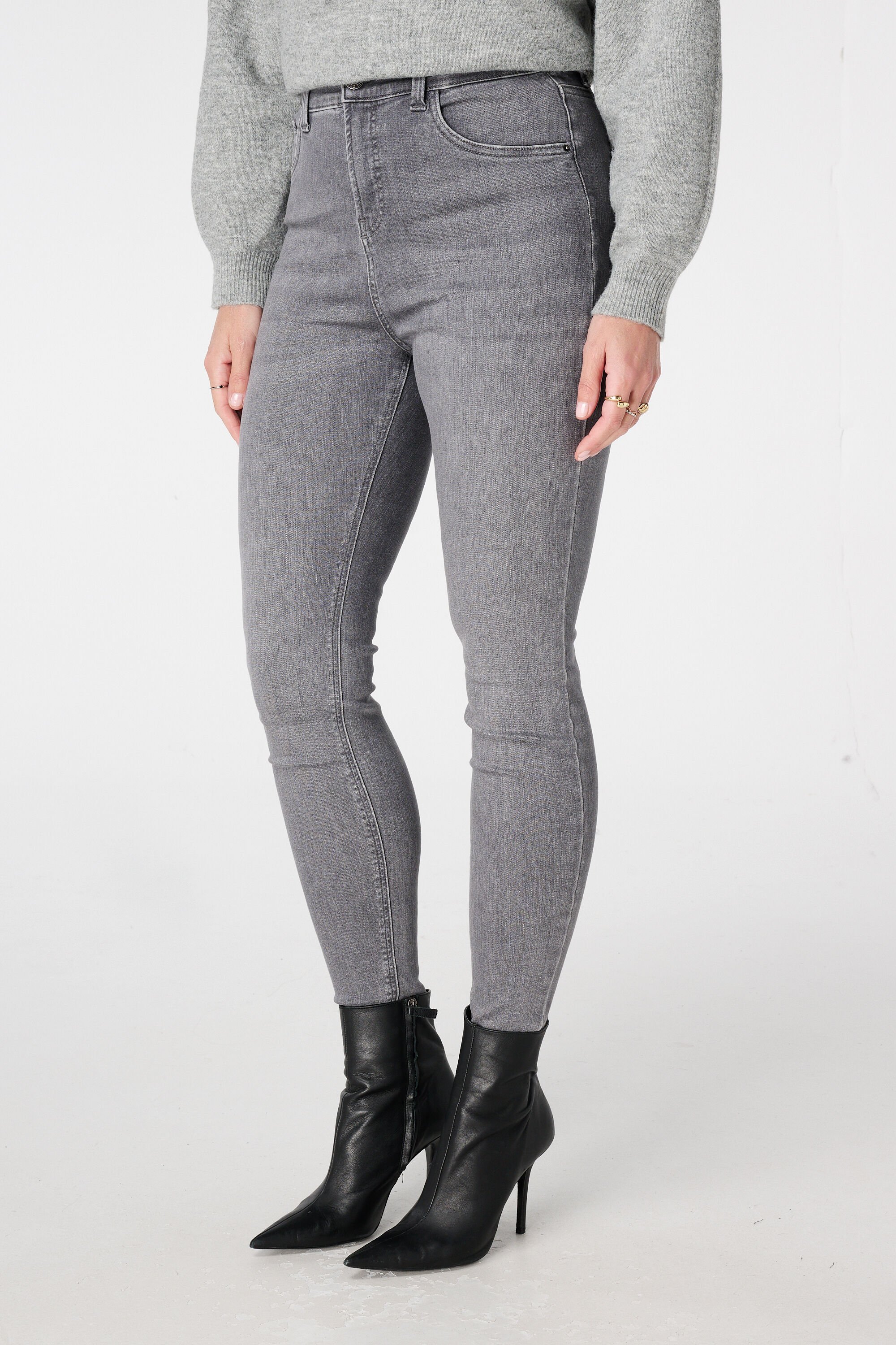 Skinny leg high waist jeans CHERRY image number 5