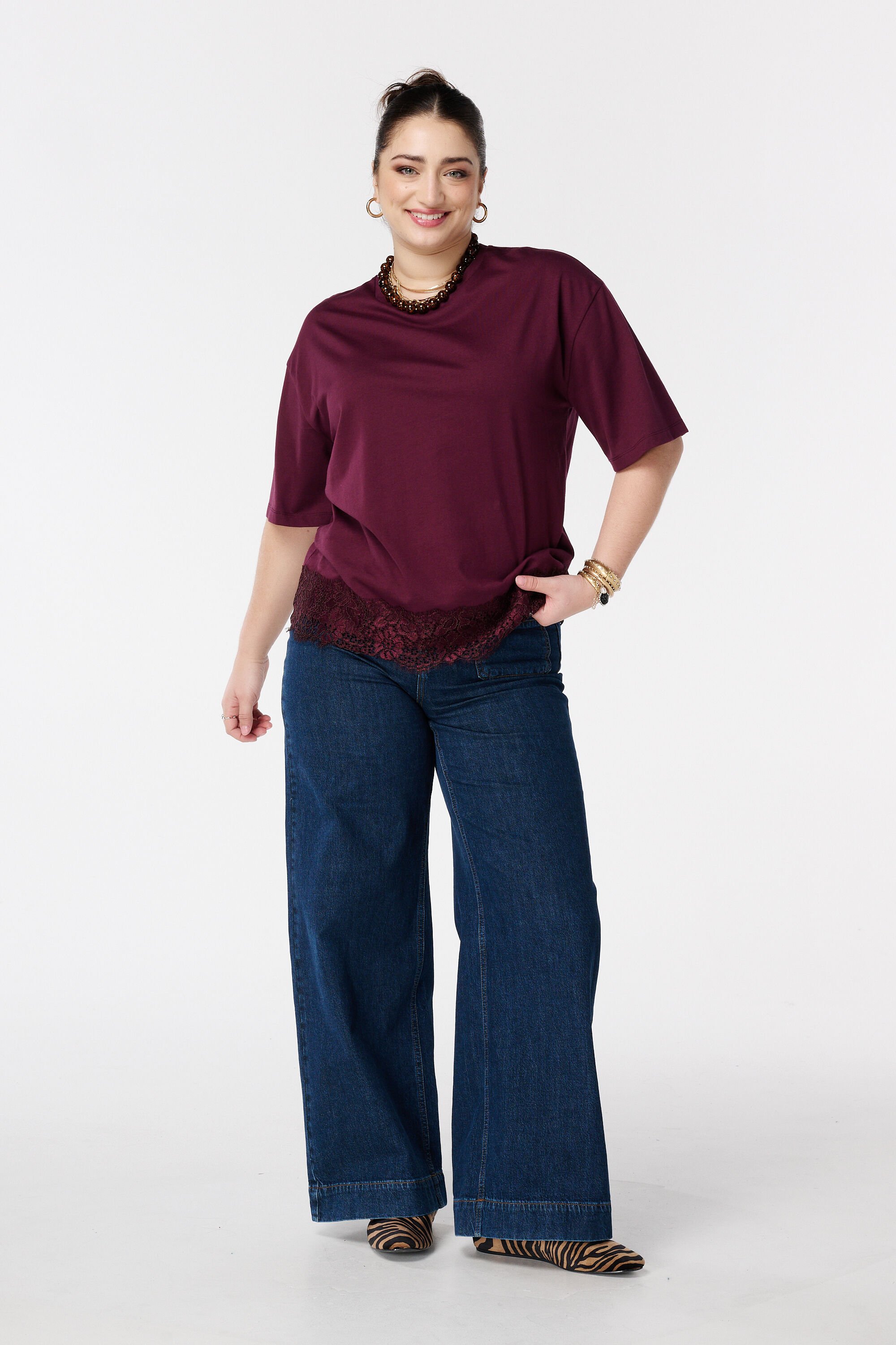 Oversized t-shirt met kant image number 5