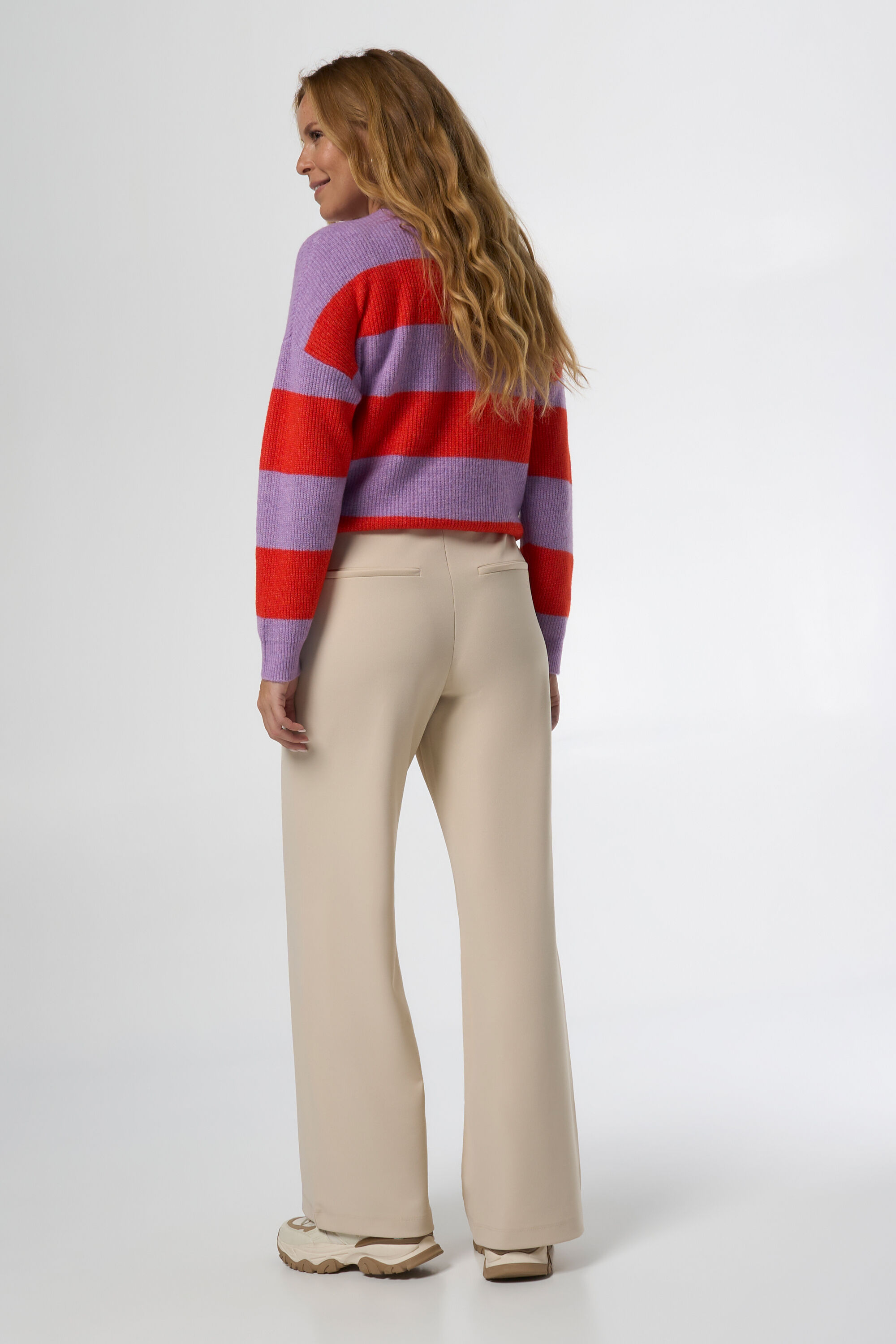 Broek met rechtvallende pijpen image number 3