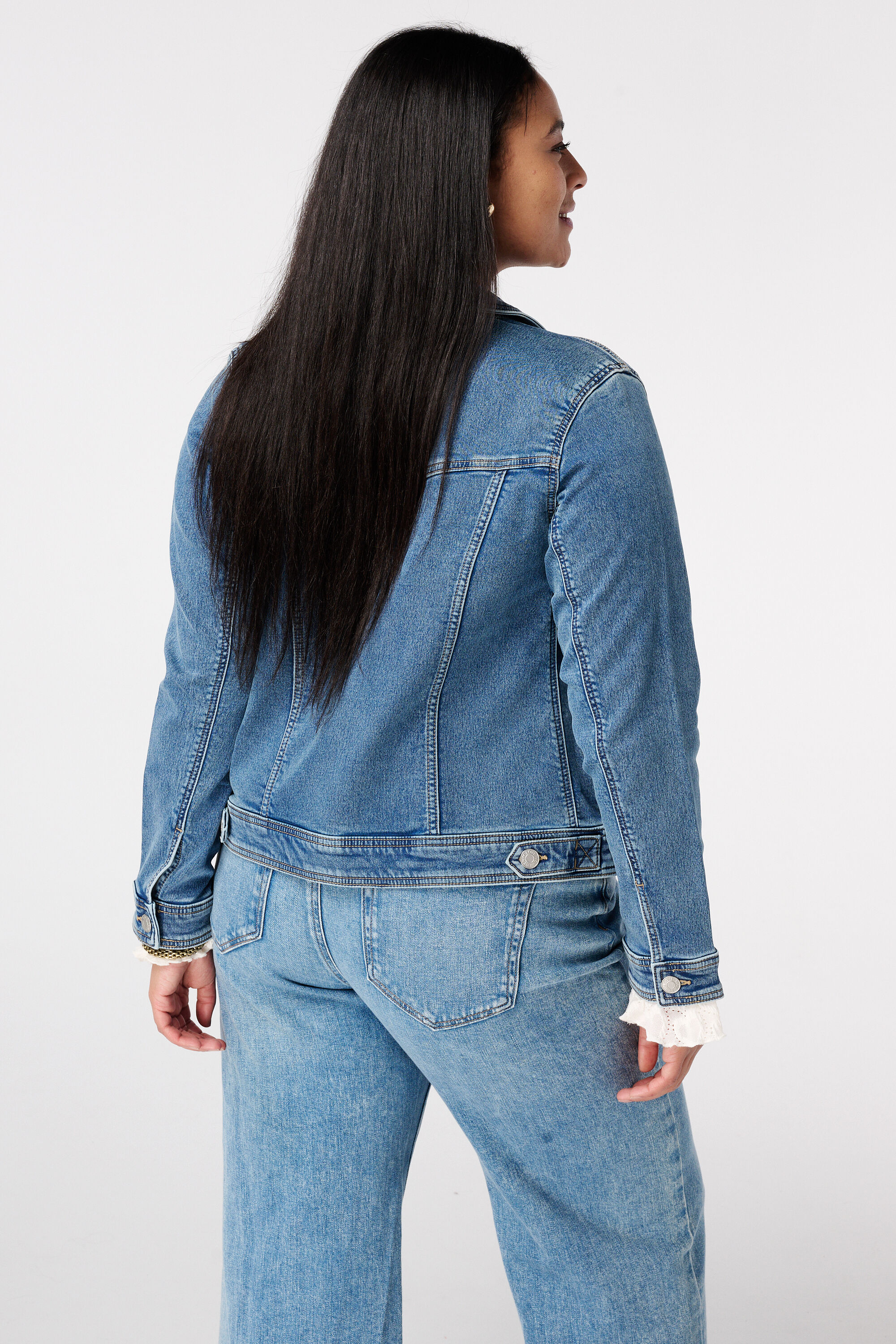 Spijkerjas met knoopsluiting image number 3