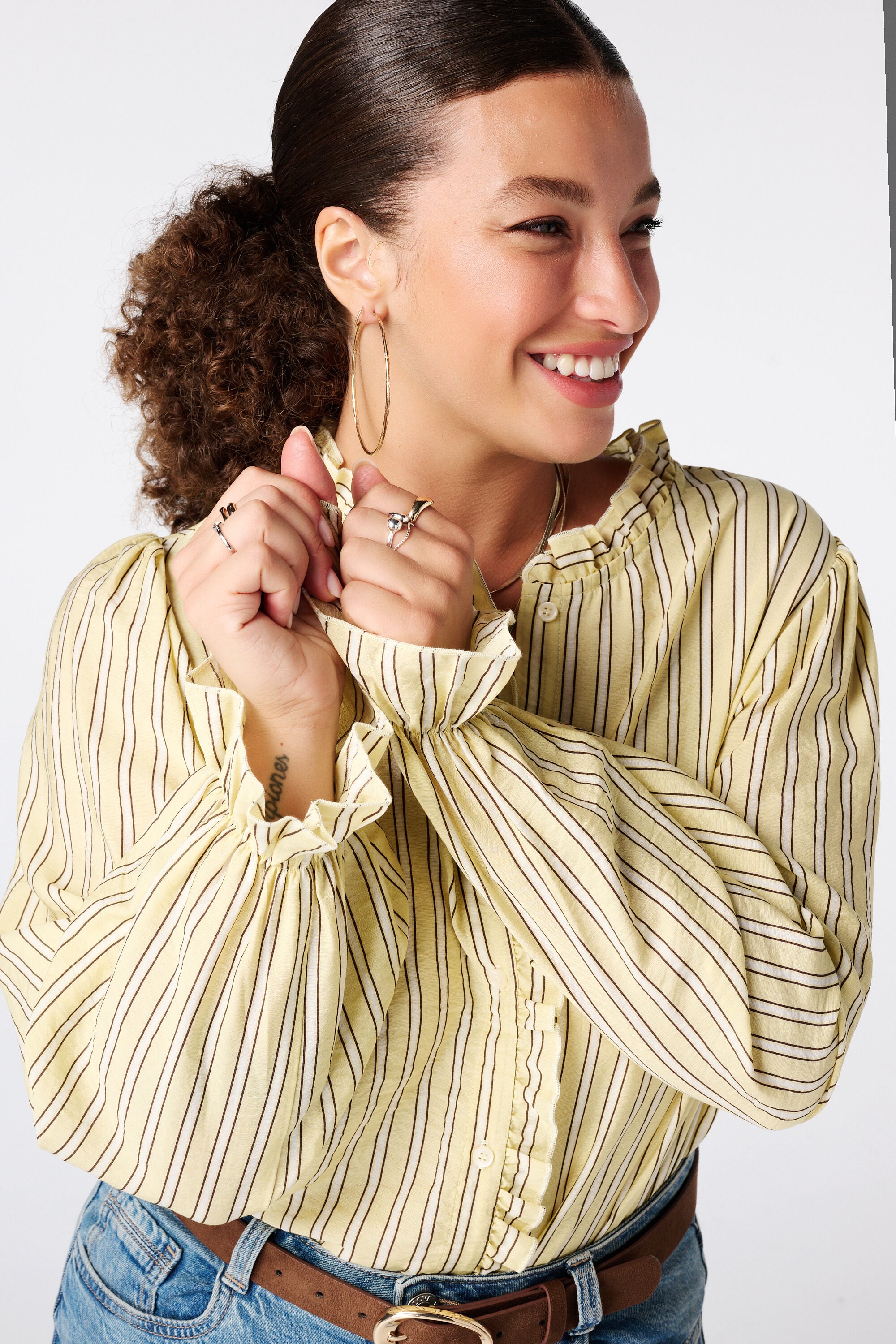 Gestreepte blouse met volants image number 4