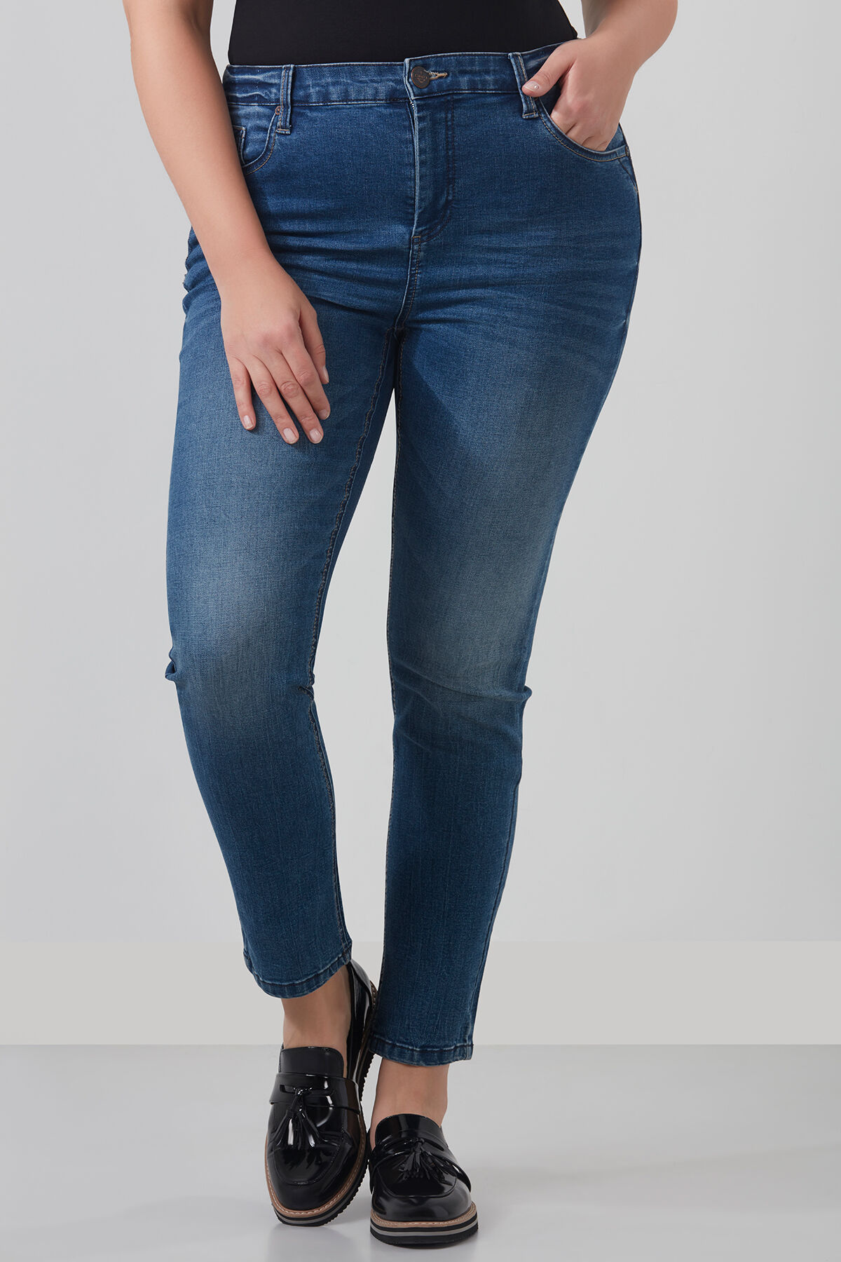 Slim leg jeans IRIS image number 0