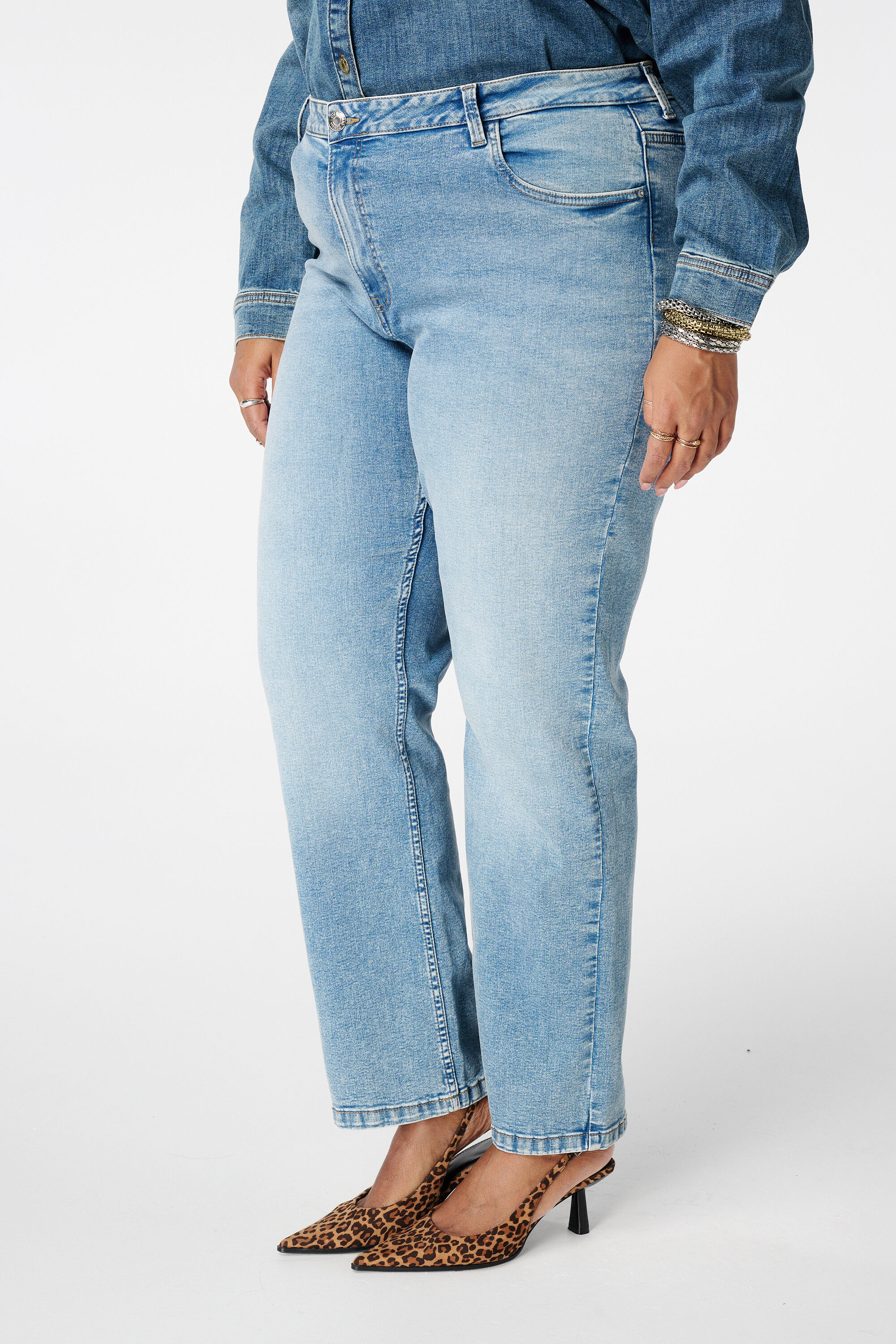 Straight leg jeans LILY image number 5