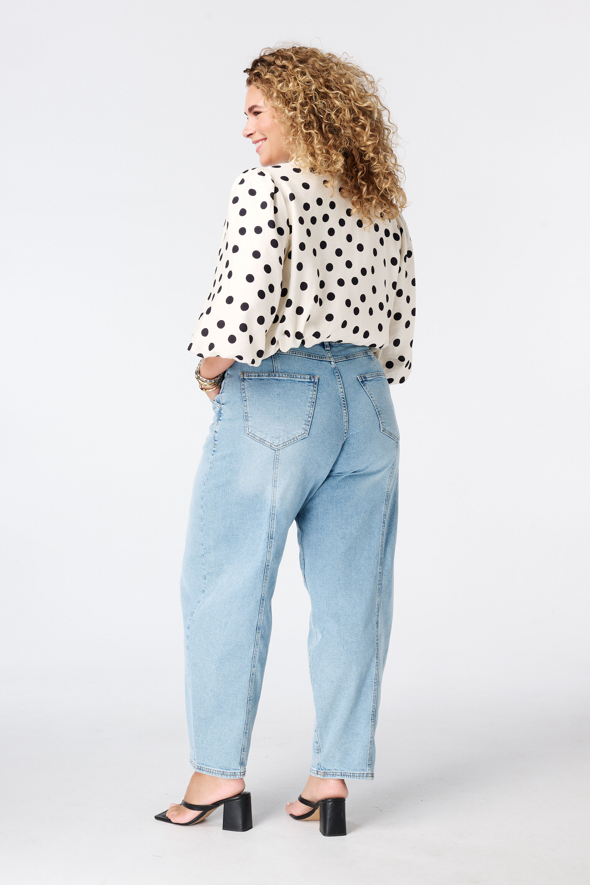 Balloon jeans met siernaden image number 1
