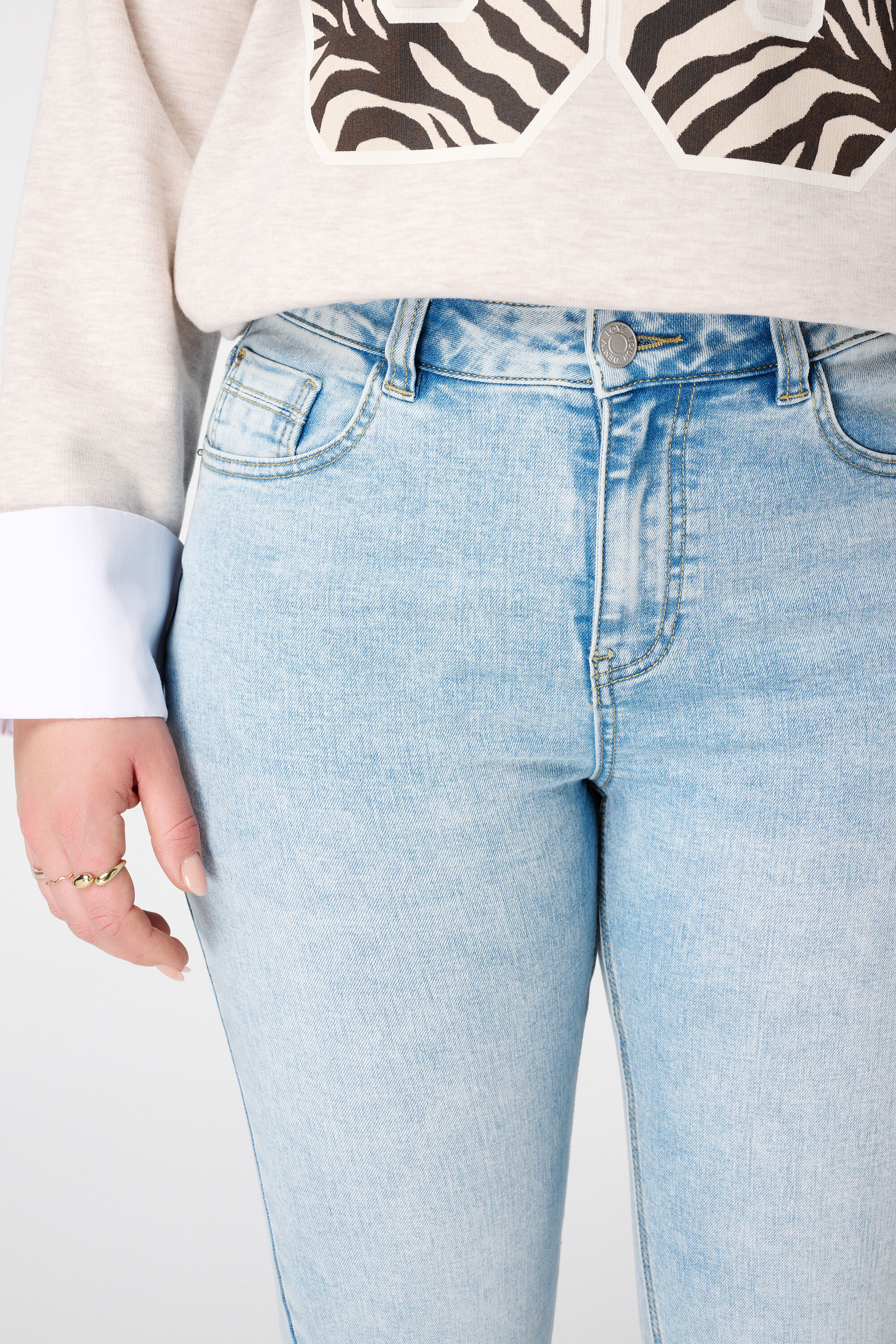 Flared leg jeans JASMIN image number 4