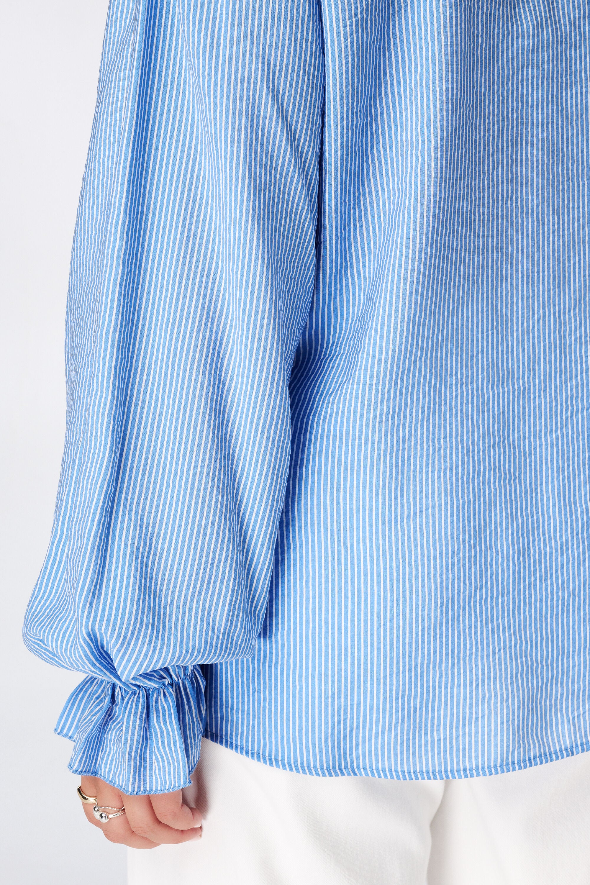 Gestreepte blouse met volants image number 6