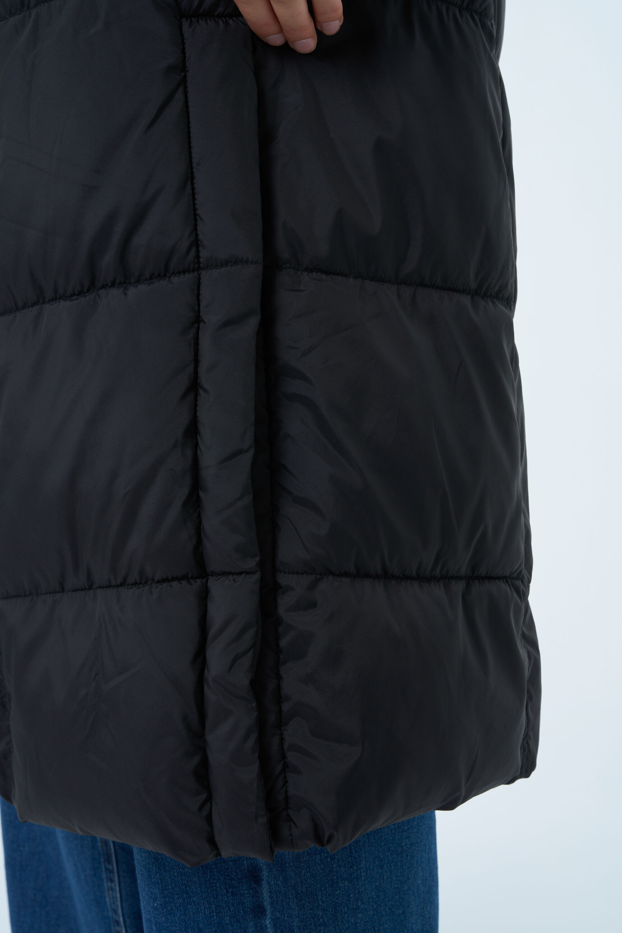 Lange gewatteerde jas met ceintuur image number 4