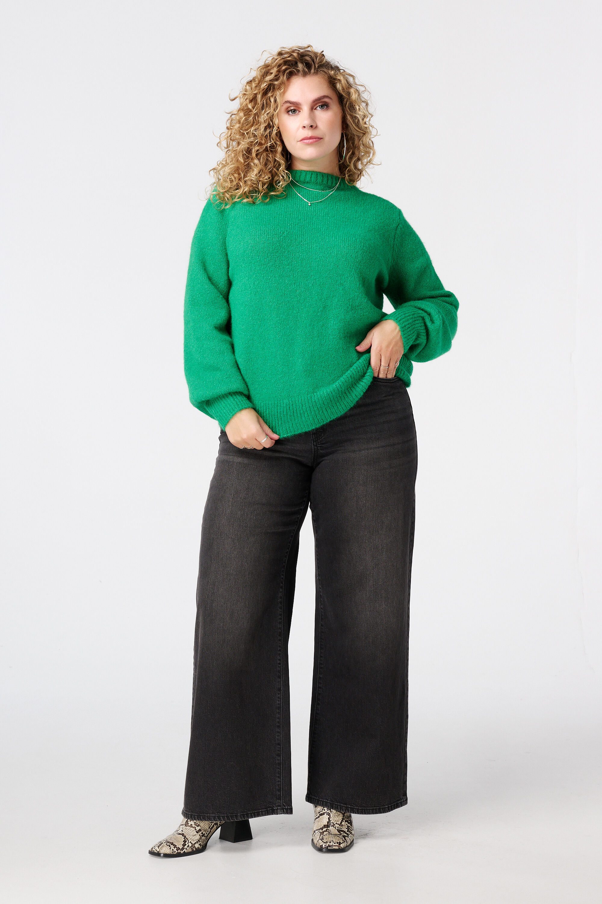 Fijn gebreid vest met knoopsluiting image number 5