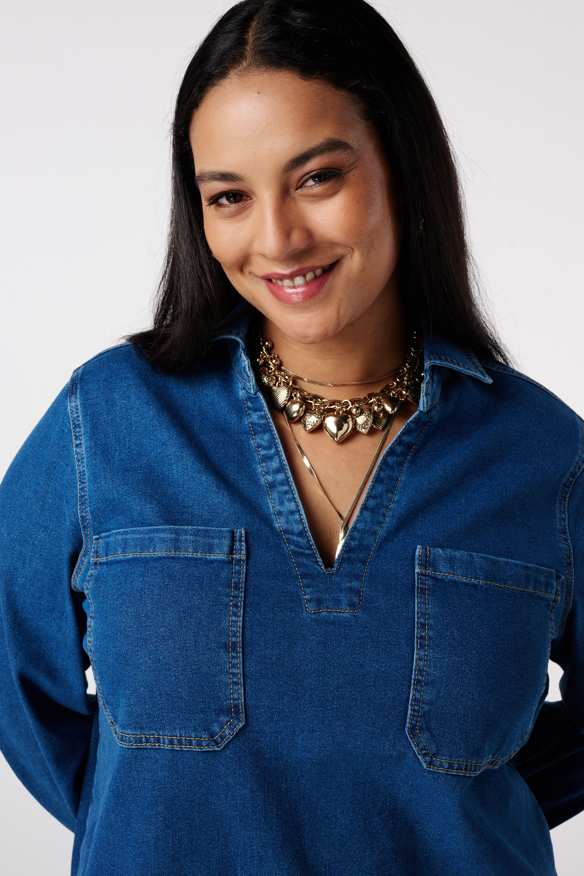 Spijkerjurk met v-hals image number 4