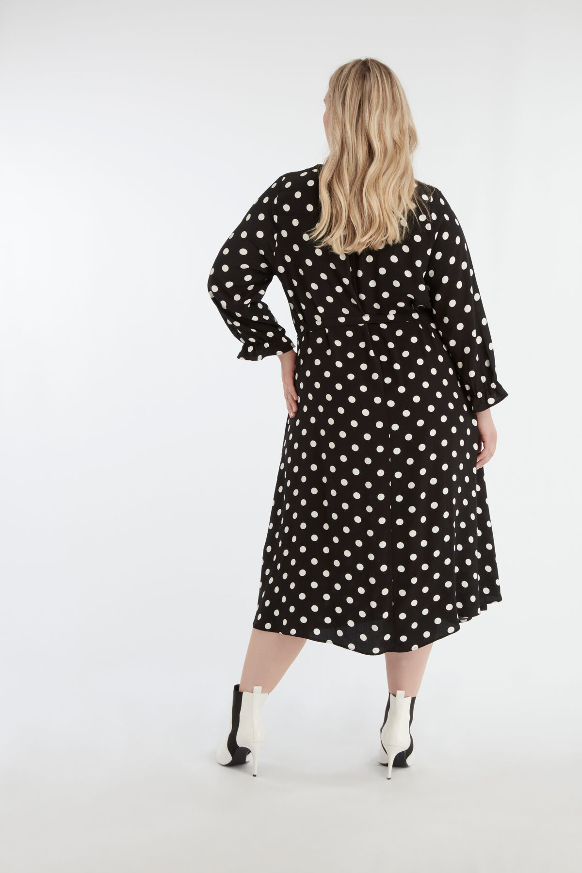 Jurk met grote stippen image number 4
