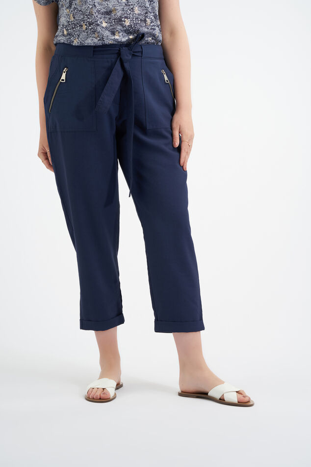 Losvallende 3/4 pantalon met strikceintuur image number 0