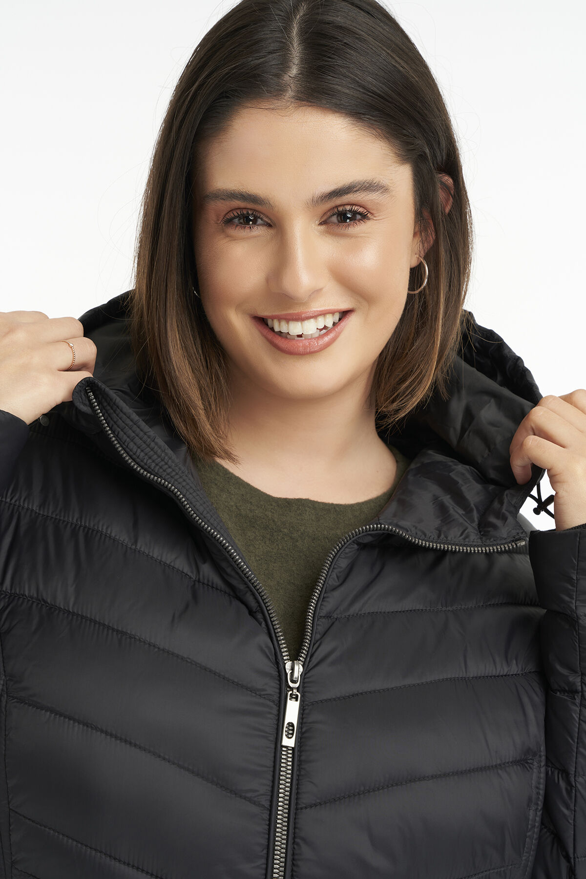 Gewatteerde jas met capuchon image number 4