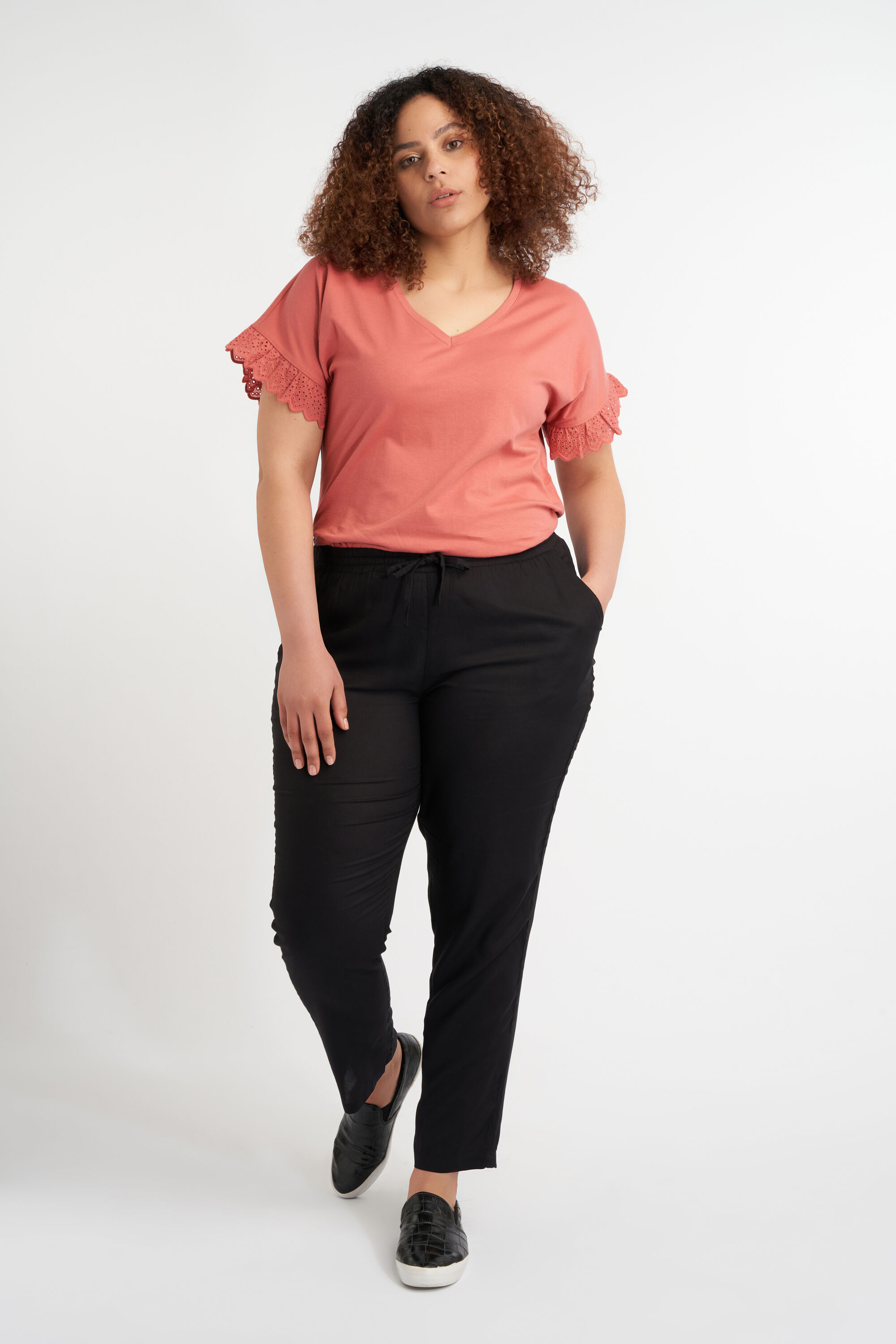 Losvallende broek image number 4