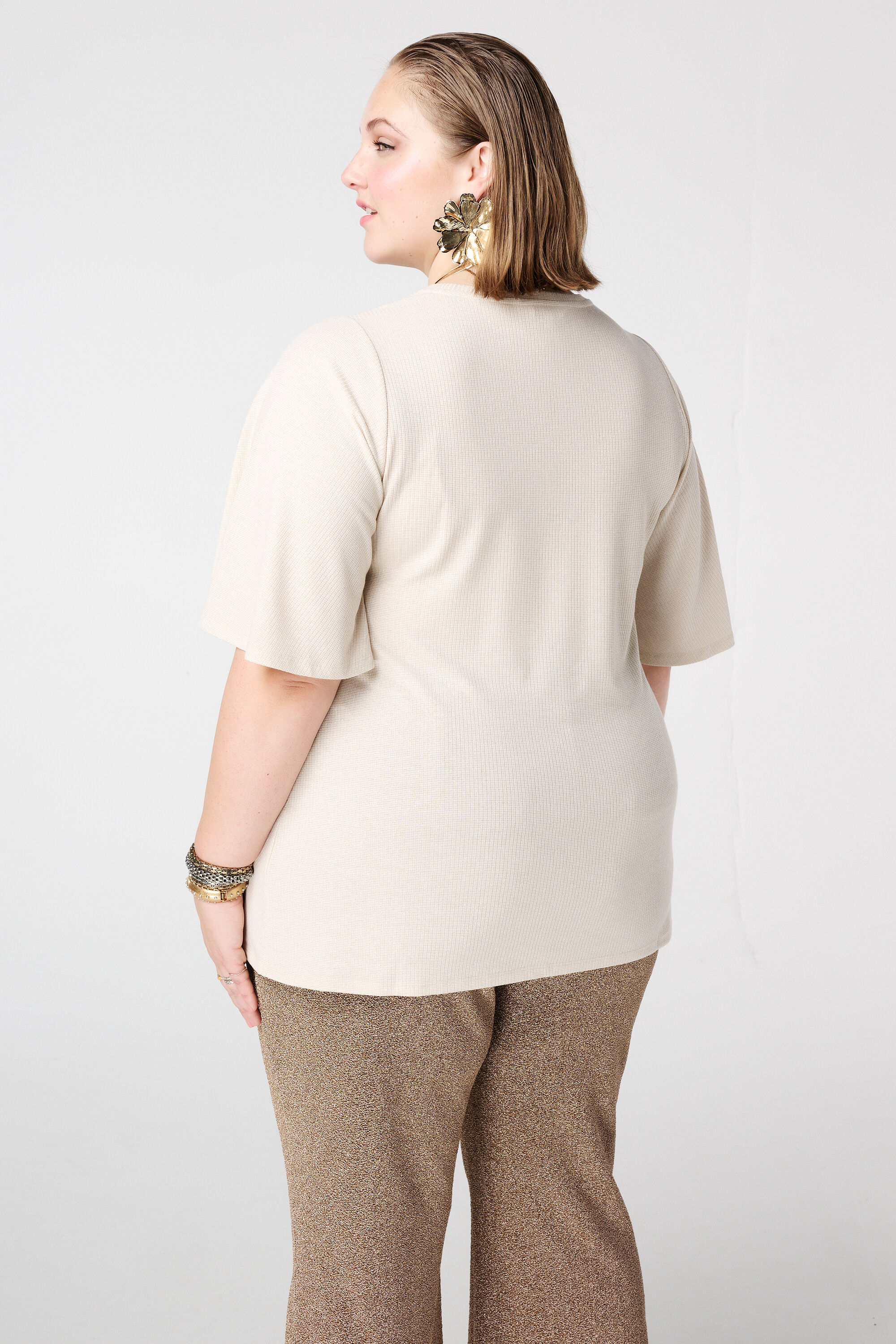 Gedrapeerde top met gouden gesp image number 3