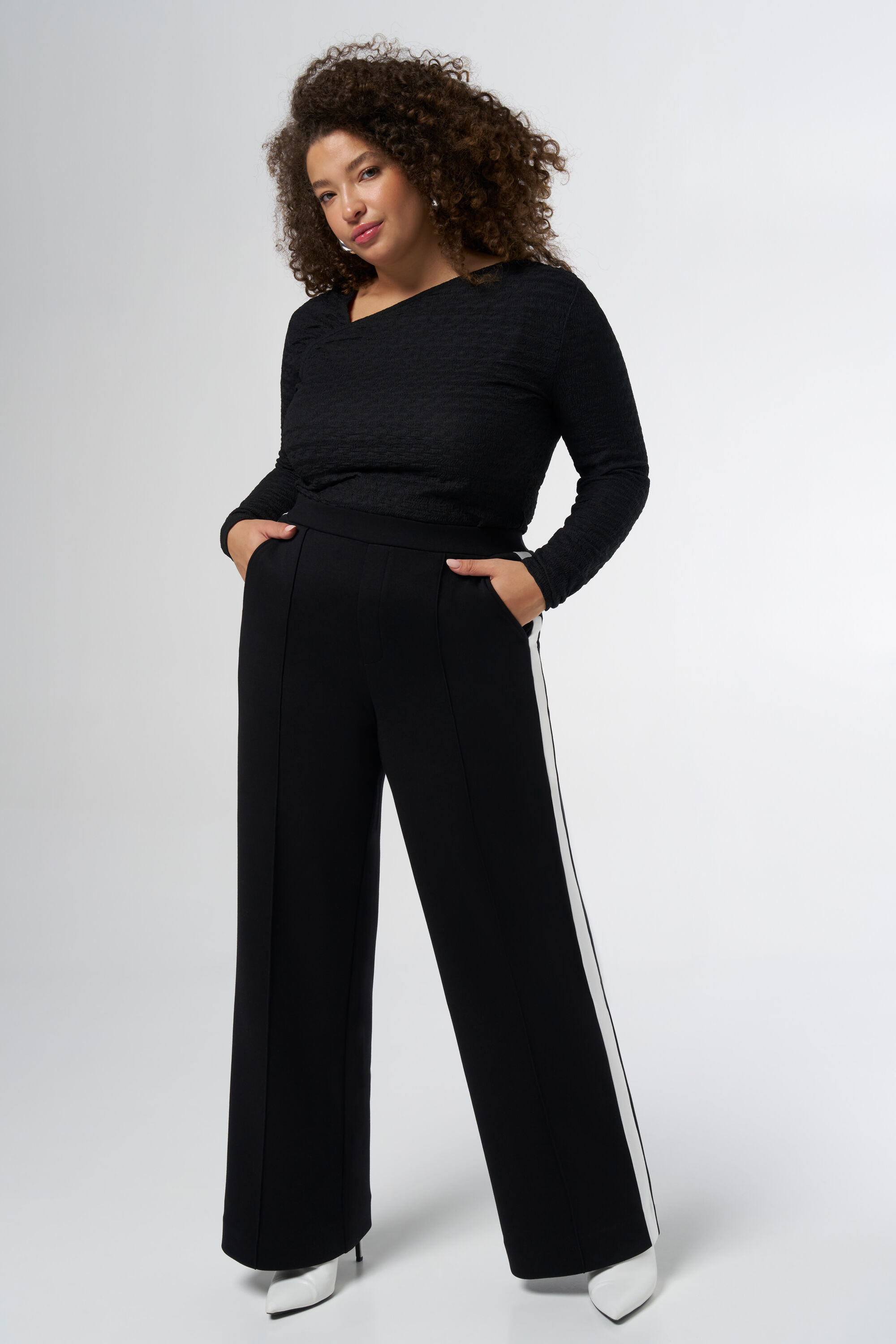 Broek met contrast streep image number 6