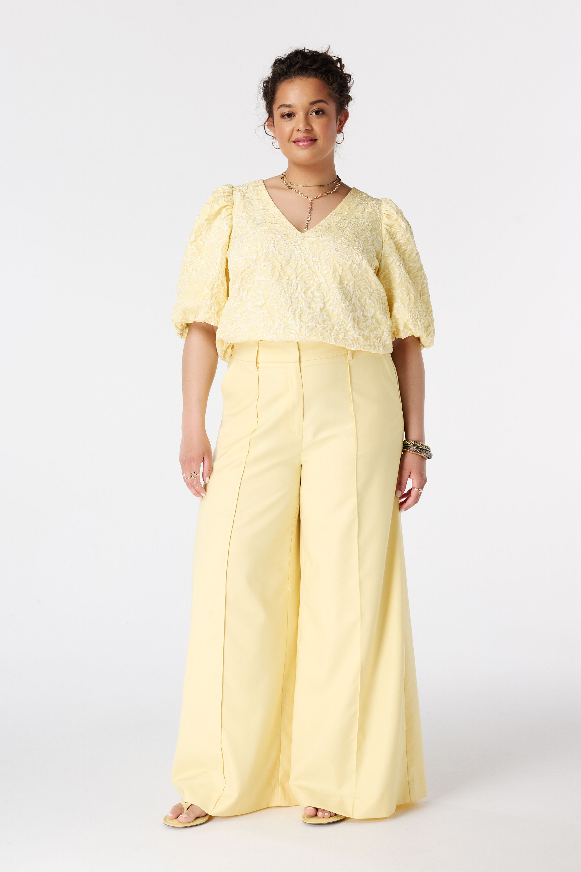 Wide leg pantalon met siernaden