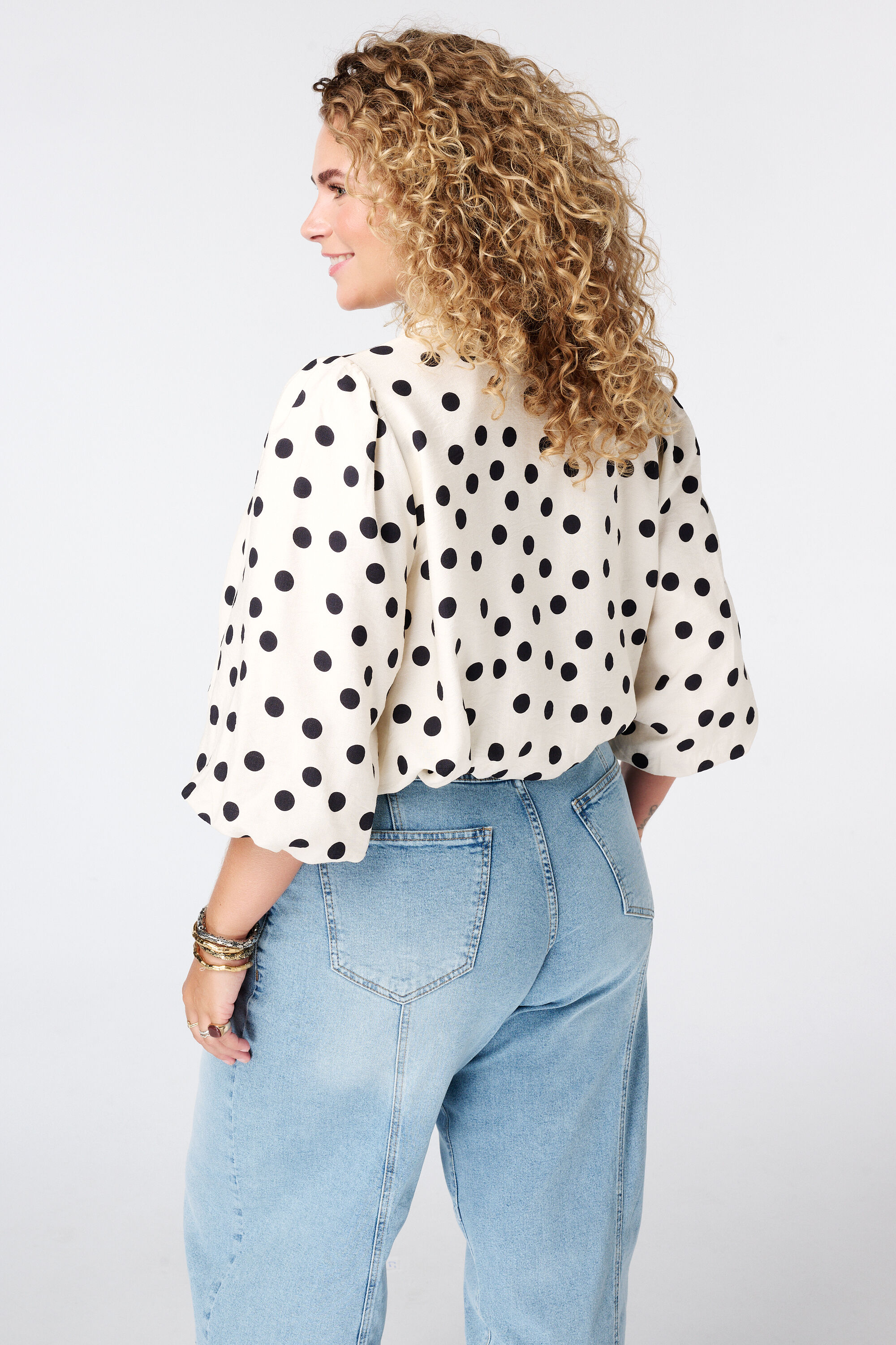 Polka dot jasje met korte pofmouwen image number 1