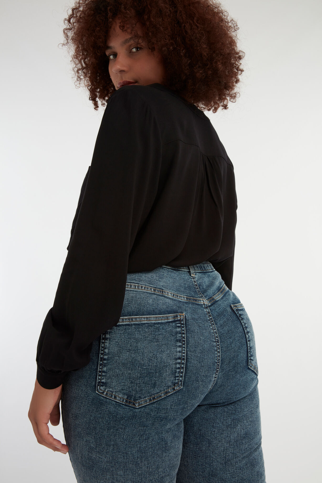 Skinny leg high waist jeans CHERRY image number 3