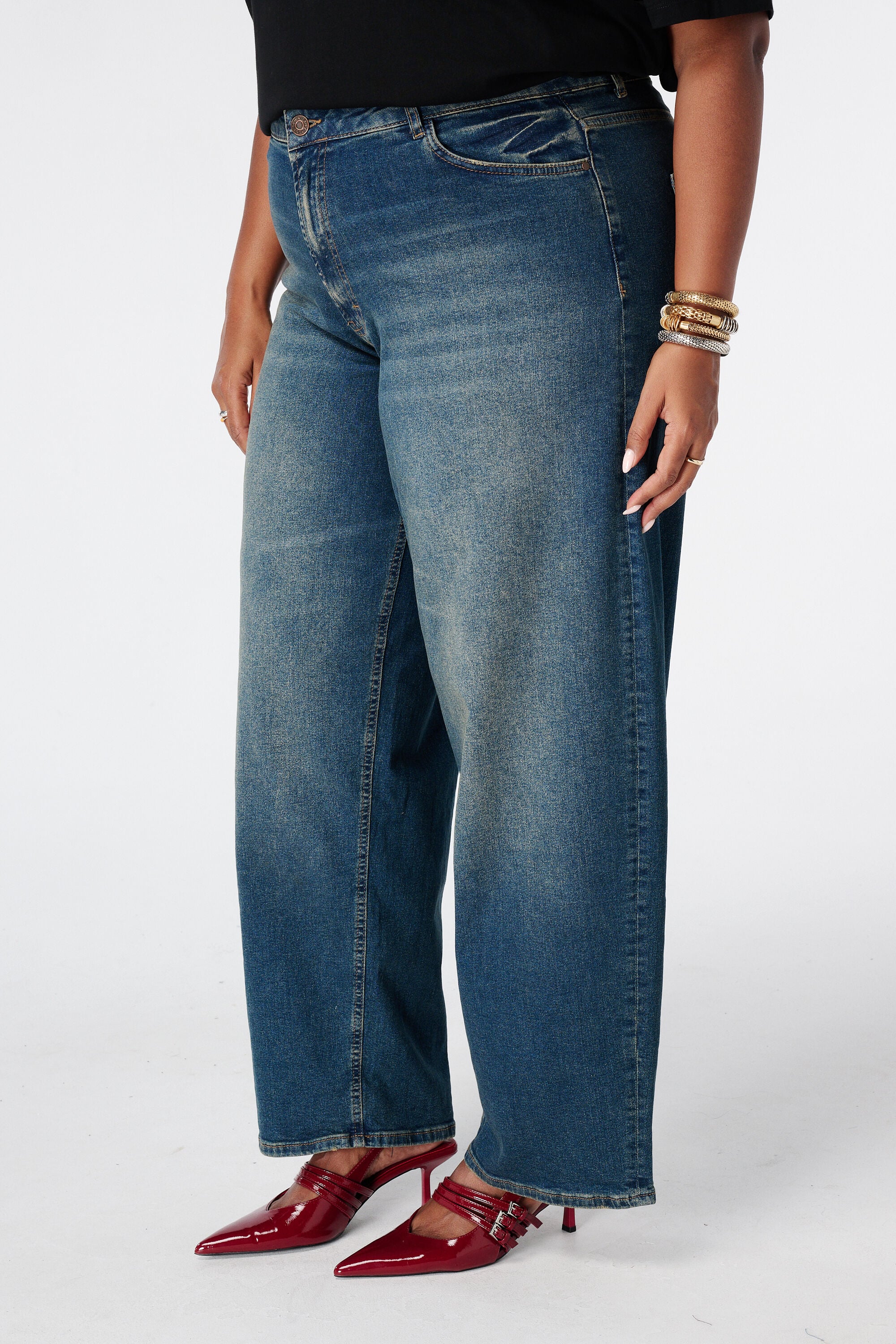 Wide leg jeans image number 5