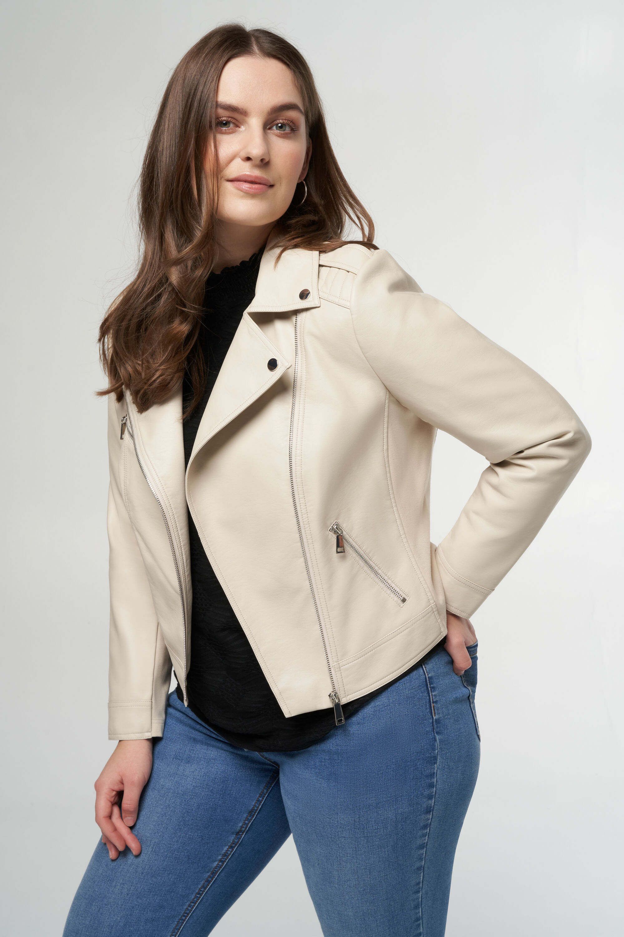 Leerlook jasje met zilveren details image number 6