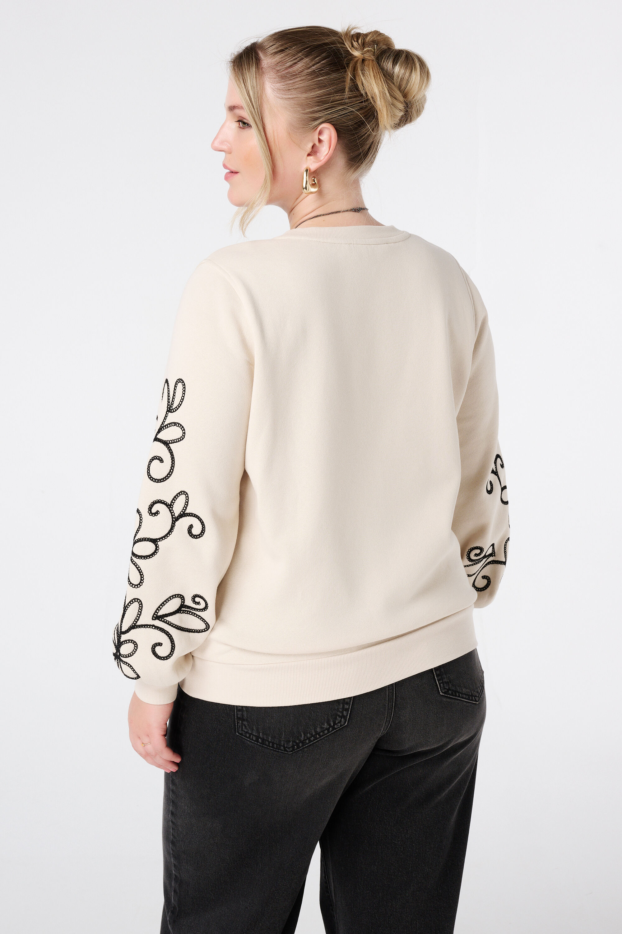 Sweater met broderie details image number 3