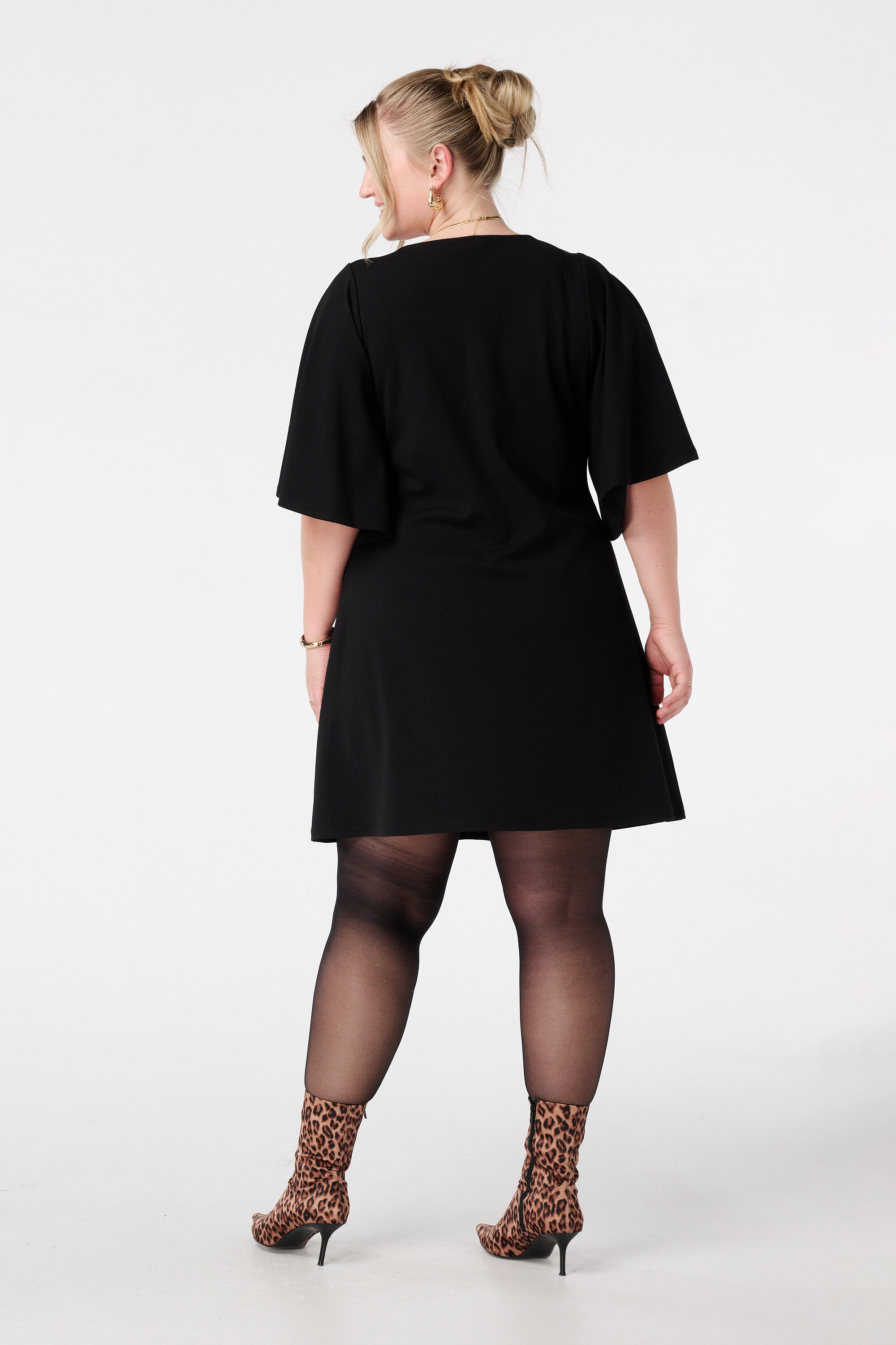 Jurk met vlindermouwen image number 3