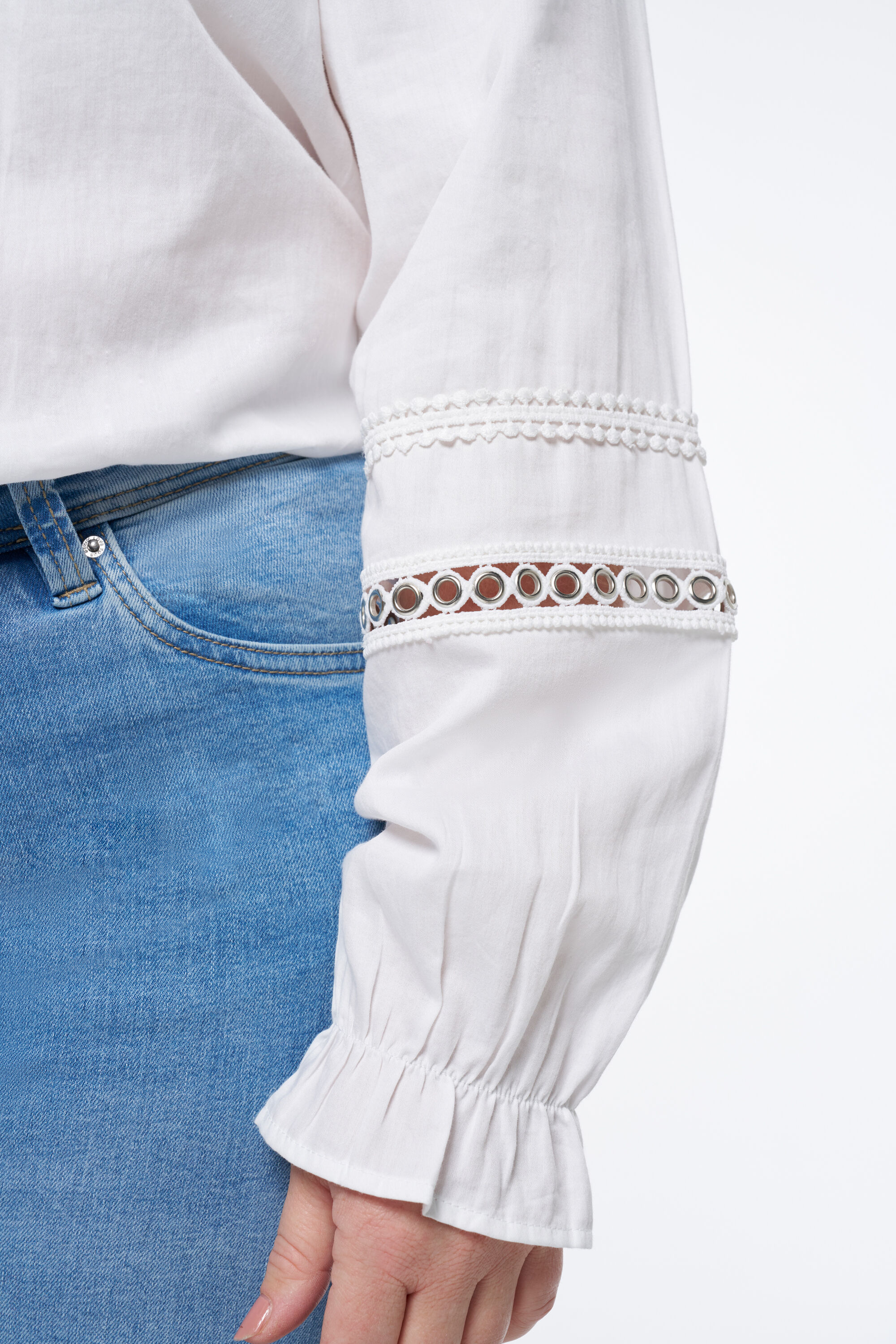 Blouse met details en opstaande kraag image number 4