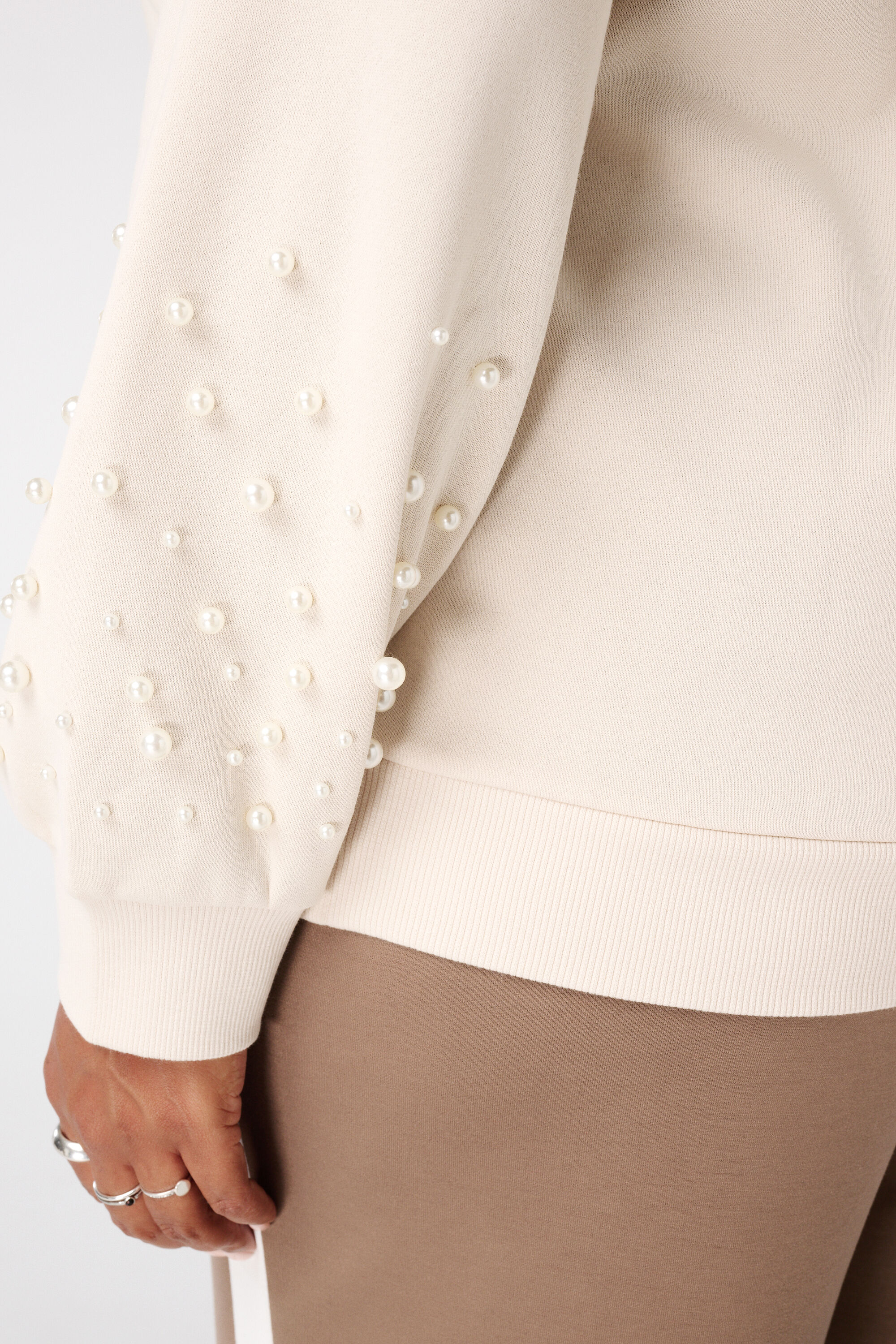 Sweater met parel detail image number 6