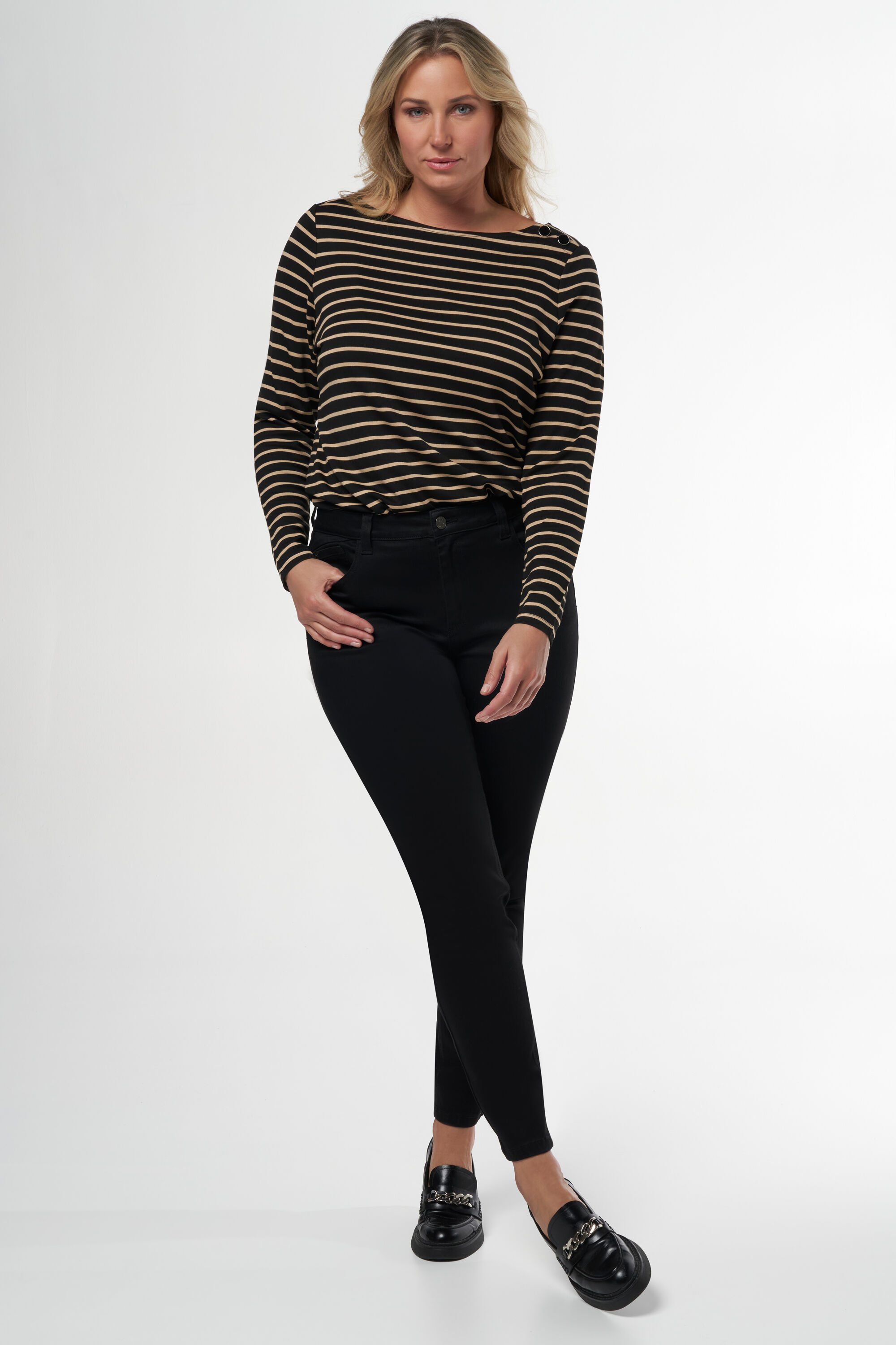 Slim leg jeans IRIS image number 6