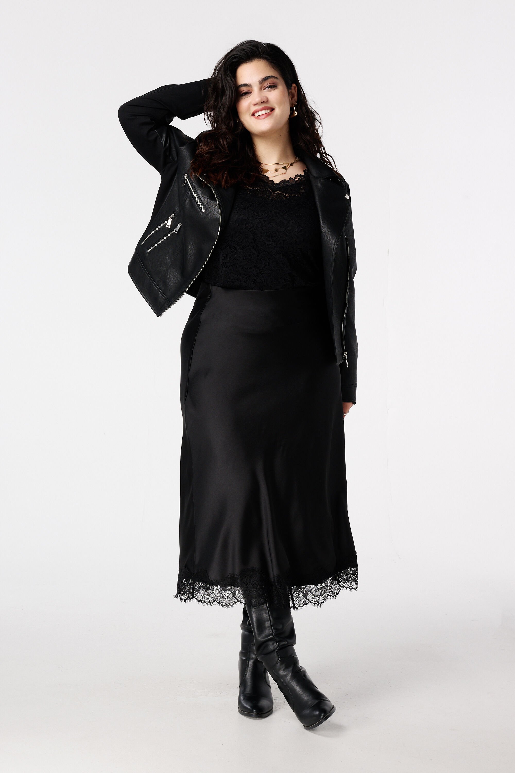 Satijnen rok met kant detail