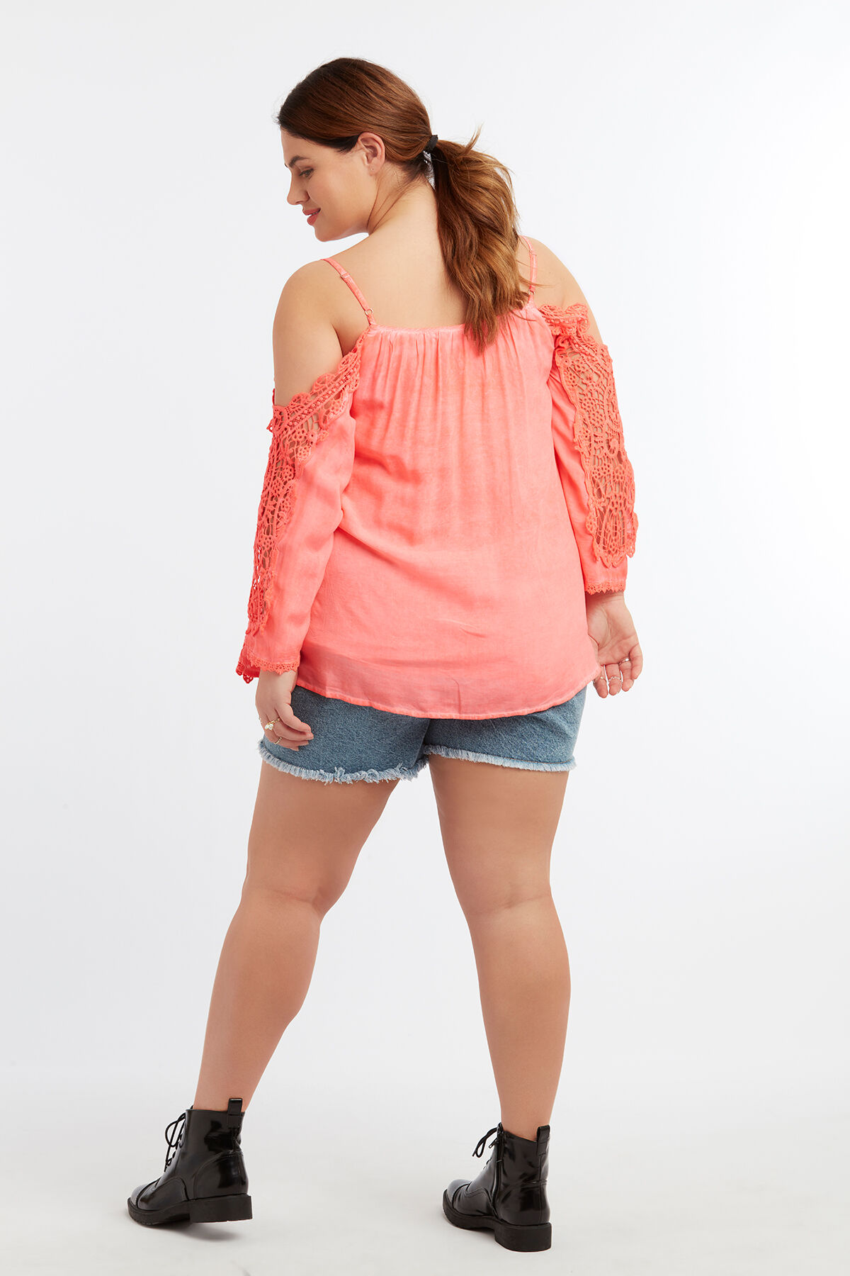 Blouse met open schouders image number 5