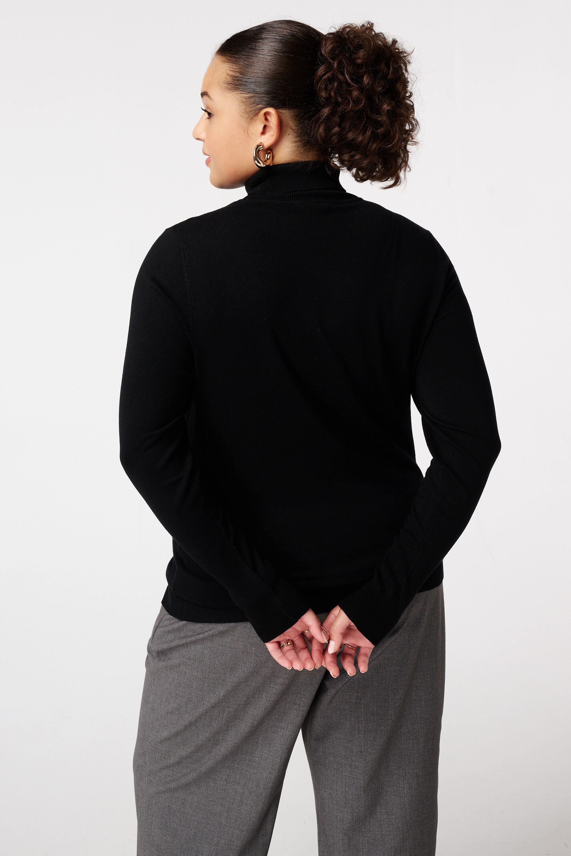 Trui met turtle neck en sierknopen image number 3