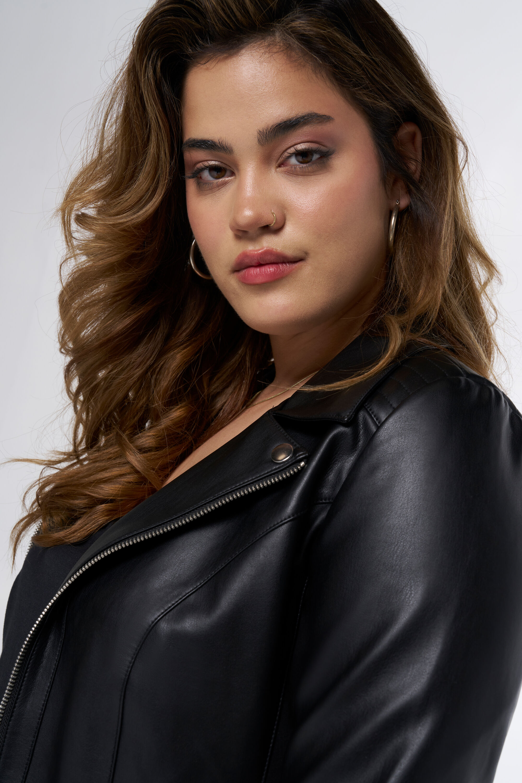 Leerlook jasje met zilveren details image number 4